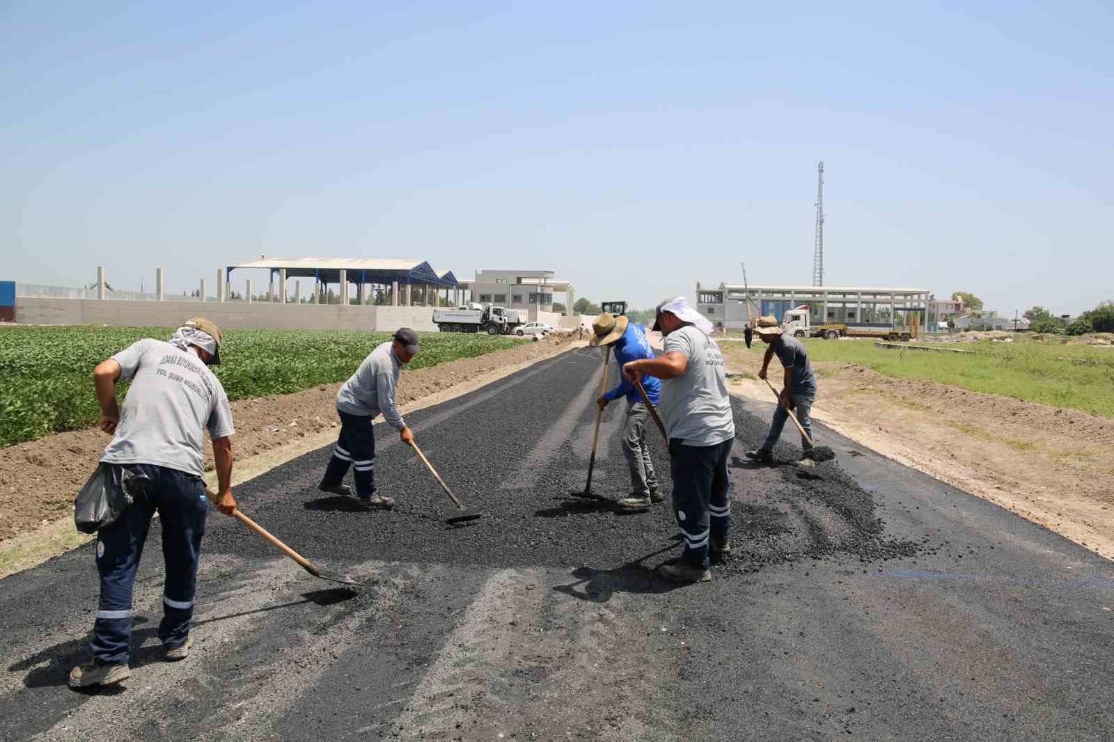 Ceyhan’da İnönü Mahallesi’nin 30 yıllık yol sorunu tarihe karışıyor
