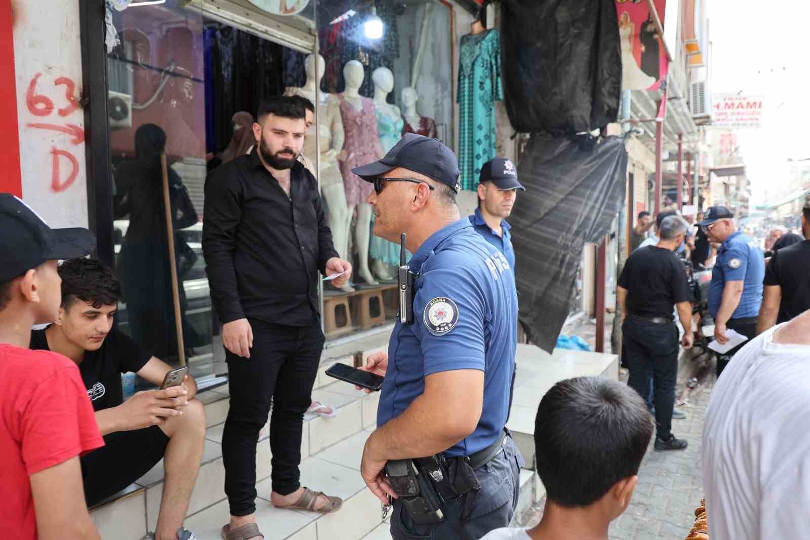 Kaldırımın kana bulandığı sokakta Seyhan polisinden denetim
