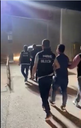 Polisin geniş kapsamlı uyuşturucu operasyonu; 13 kişi tutuklandı
