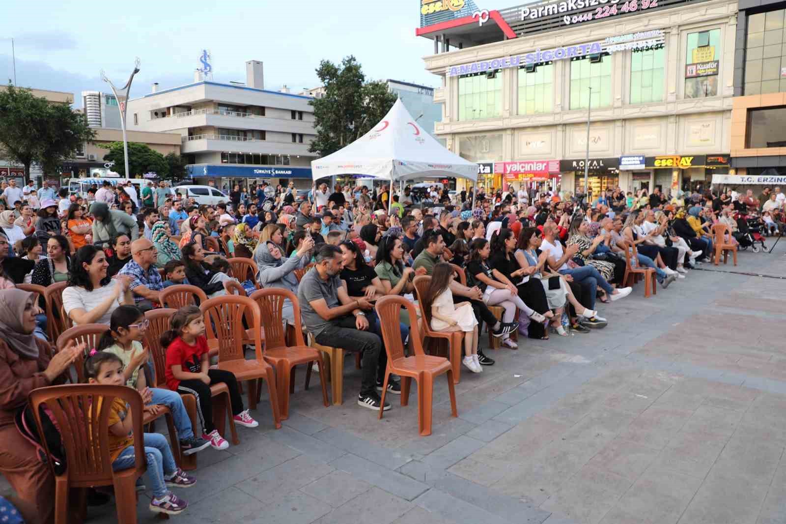 Çok Sesli Çocuk Korosu yılsonu konserini gerçekleştirdi
