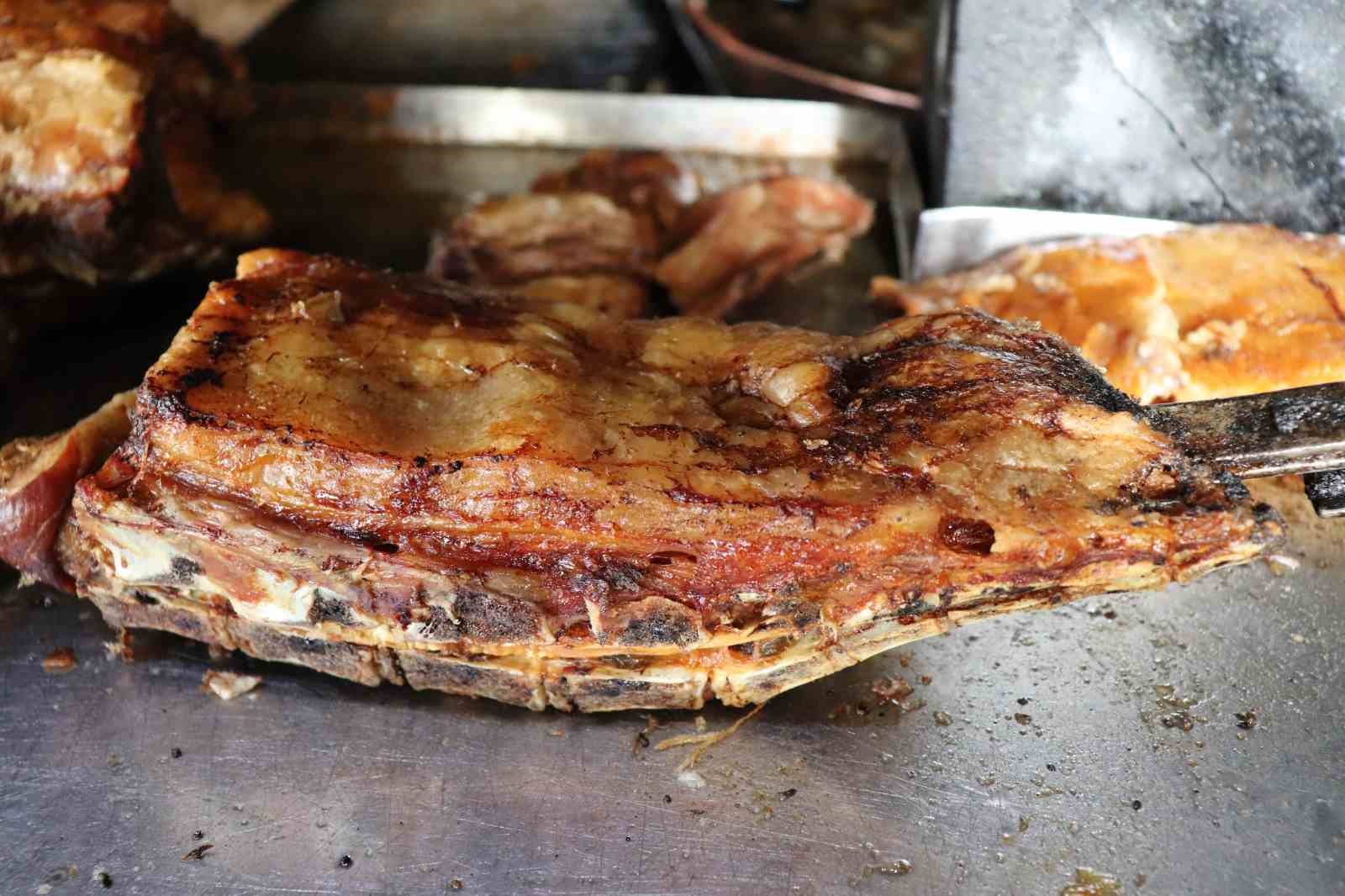 Kurban eti dinlenmeden tandır kebabı yapmayın
