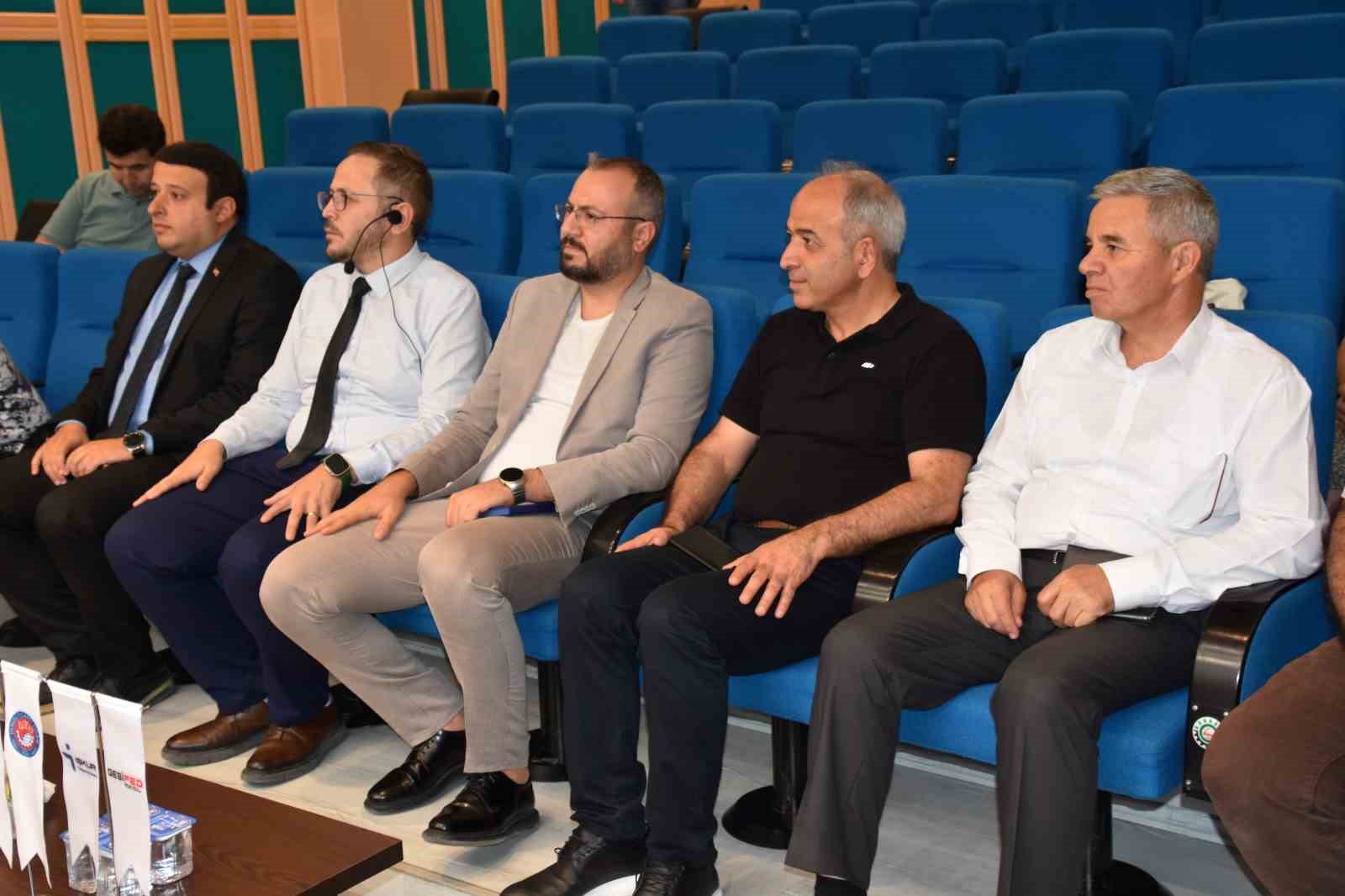 Denizli OSB ’Geleceğin Meslekleri ve Endüstri 4.0’ seminerine ev sahipliği yaptı
