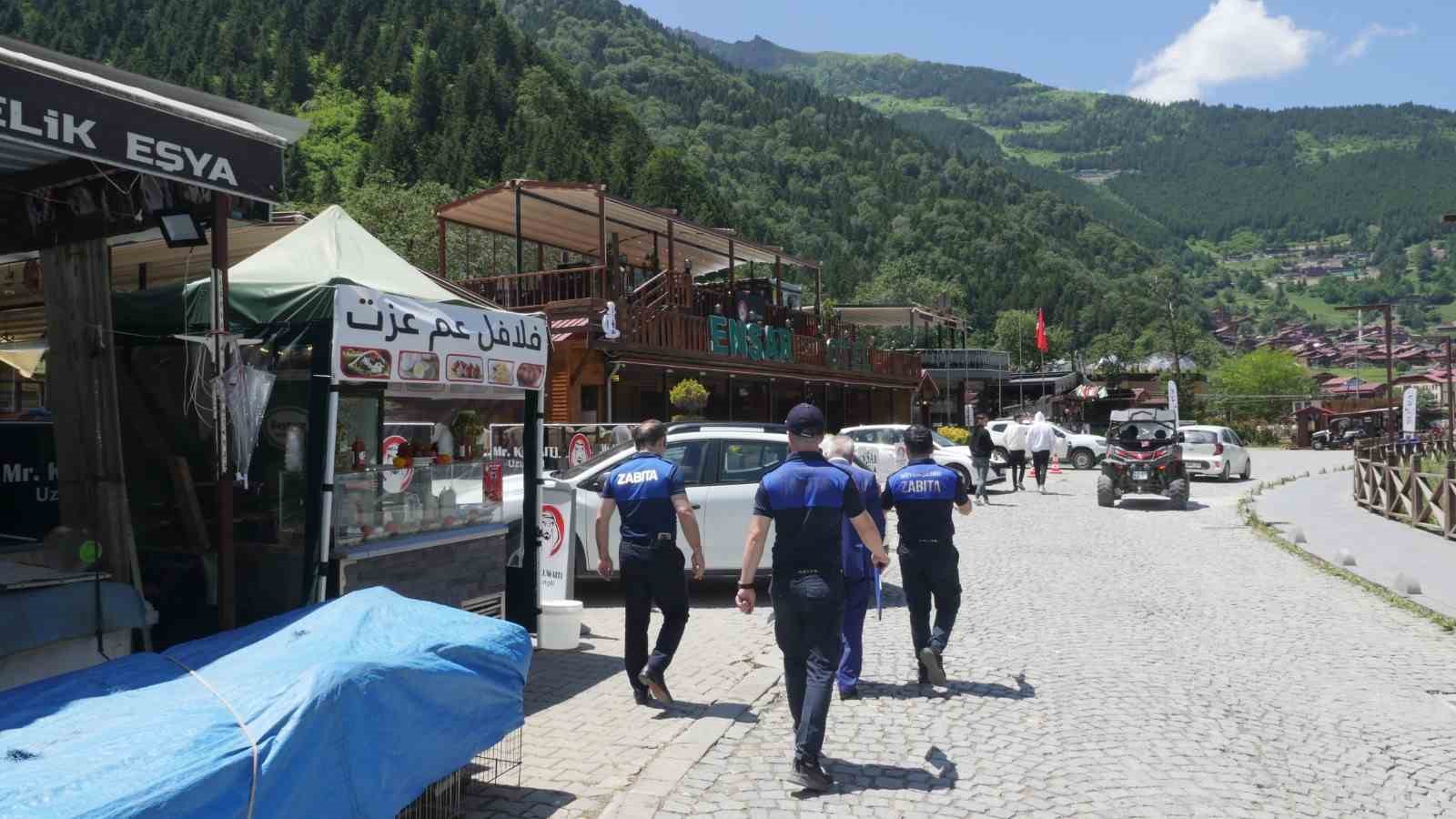 Zabıta ekiplerinden Uzungöl’deki işletmelere fiyat denetimi
