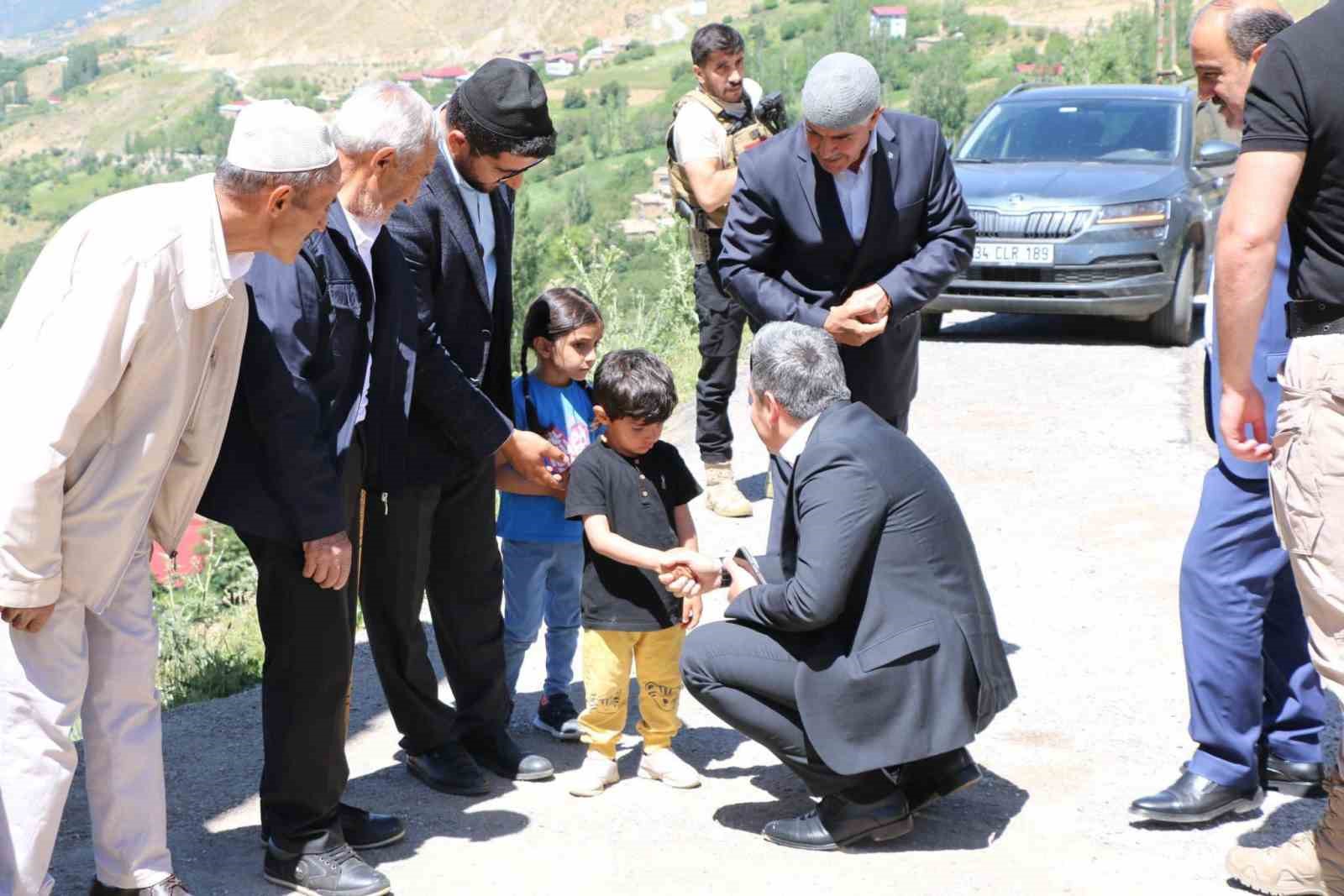 Kaymakam Özçelik yapımı devam eden hizmetleri inceledi
