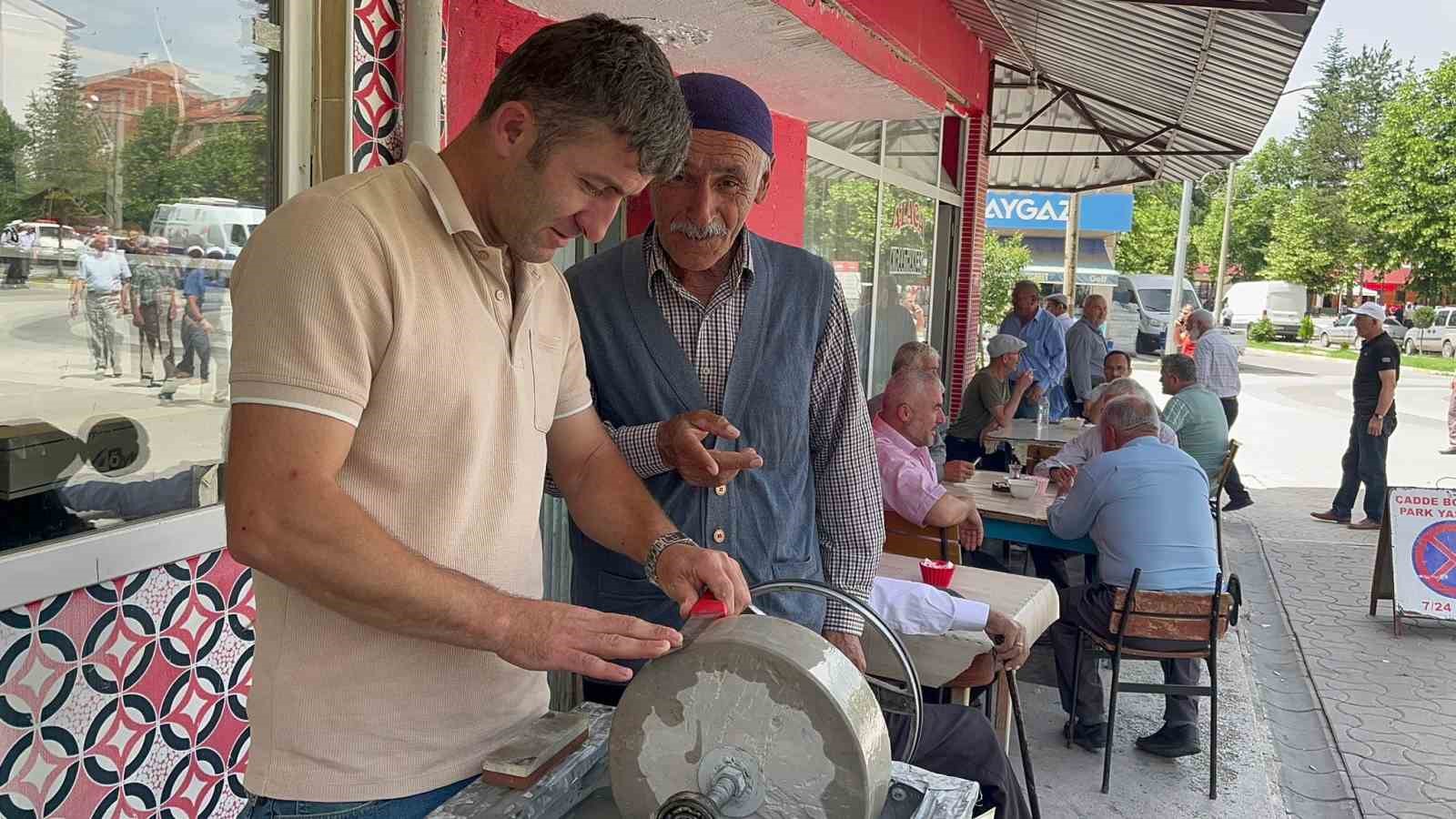 Kurban Bayramı’na 2 gün kala bıçakçılarda yoğunluk
