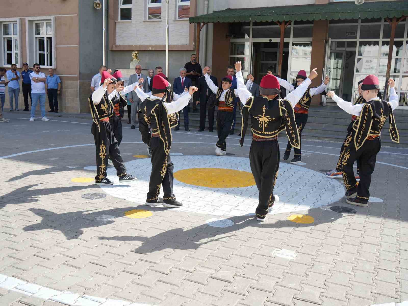 Kastamonu’da 55 bin 560 öğrenci karne heyecanı yaşadı
