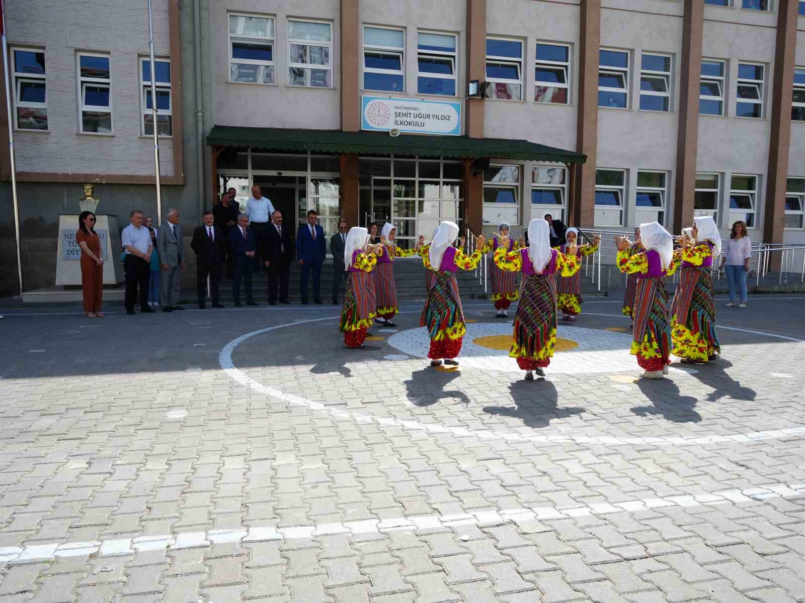 Kastamonu’da 55 bin 560 öğrenci karne heyecanı yaşadı
