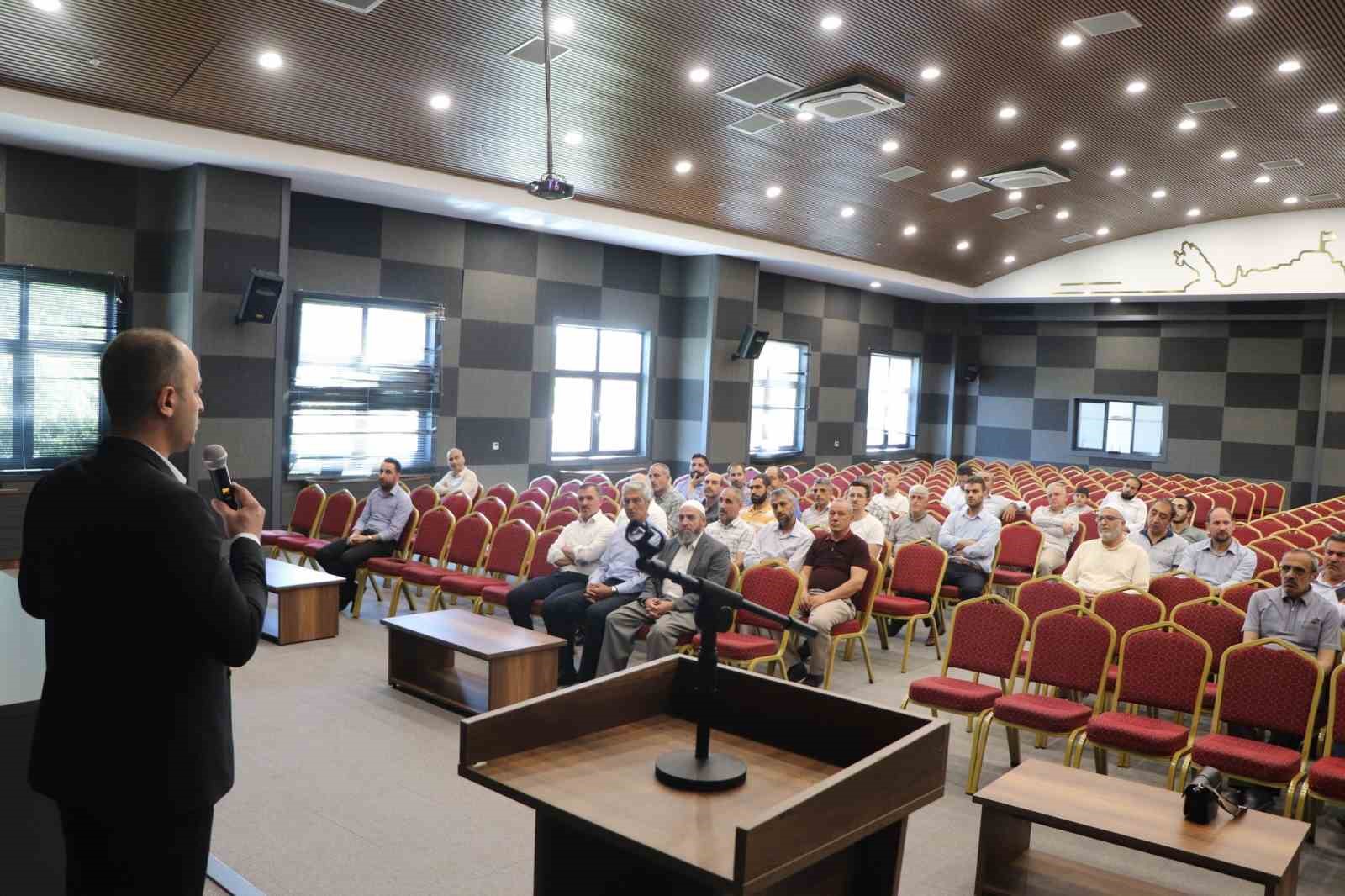 Elazığ’da yaz Kur’an kurslarında görev alacak personele yönelik seminer
