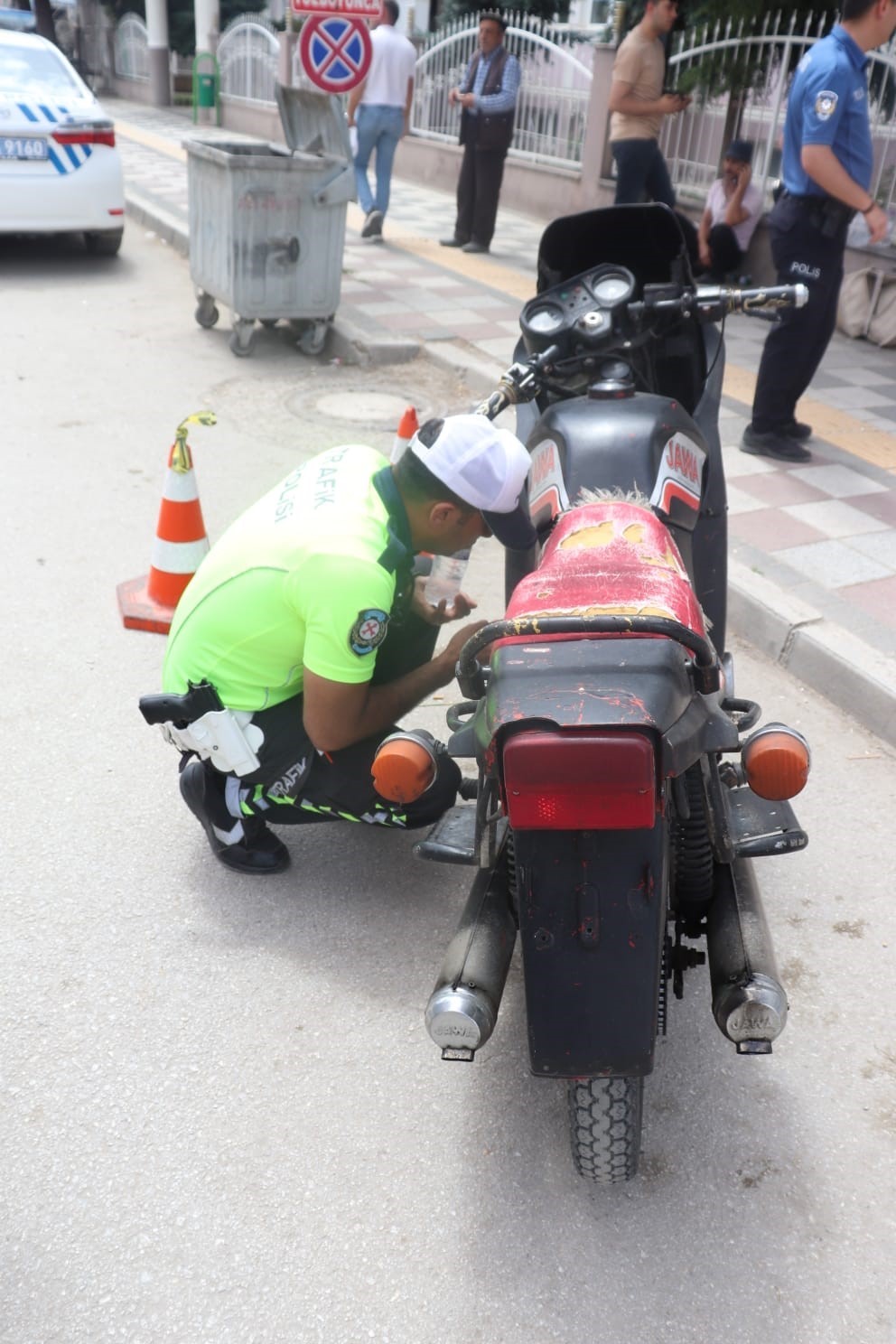 Polisten tescilsiz motosiklet sürücülerine yönelik denetim
