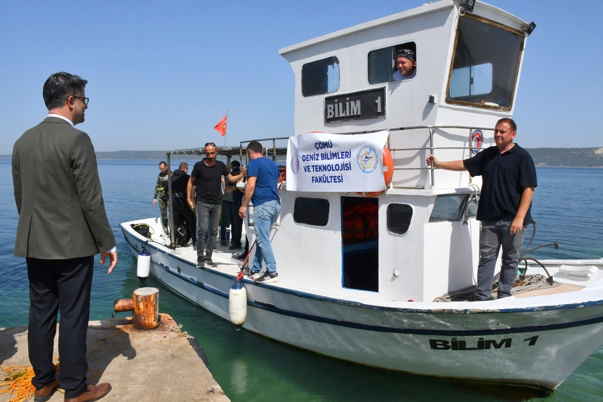 ÇOMÜ tarafından yetiştirilen ıstakoz yavruları denize bırakıldı
