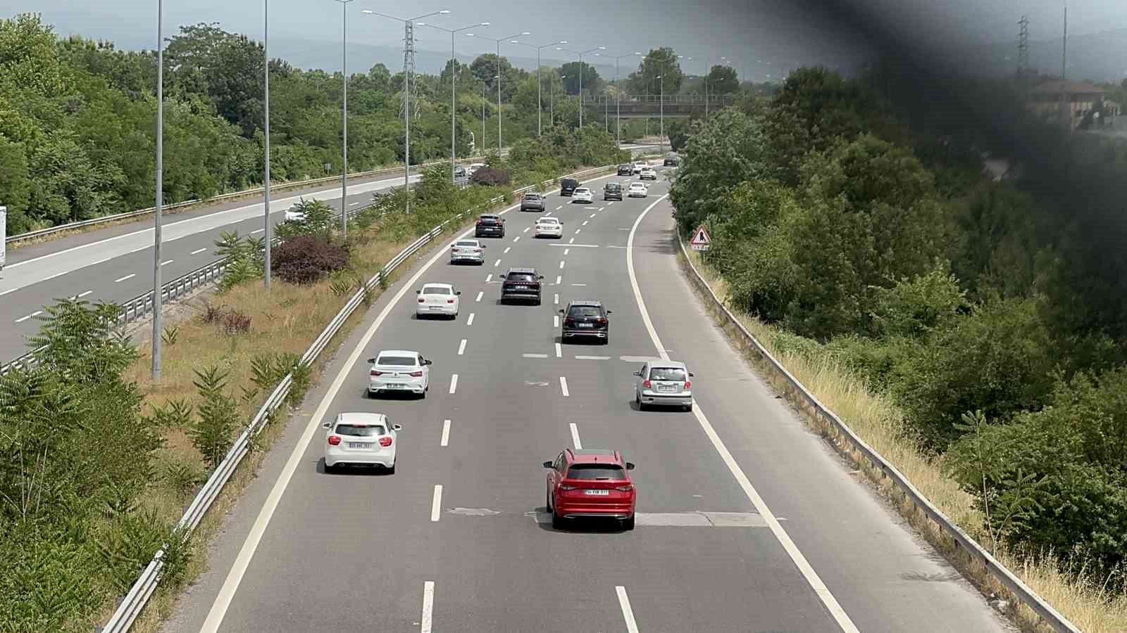 Trafikte akıcı yoğunluk devam ediyor
