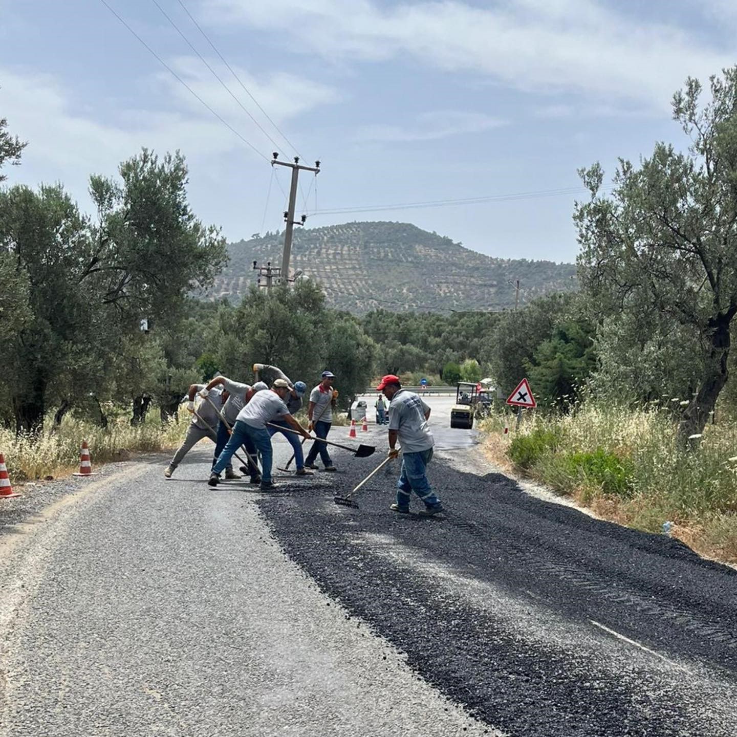 Gadana Plajı’na giden yol, bayram öncesinde hazır hale getirildi
