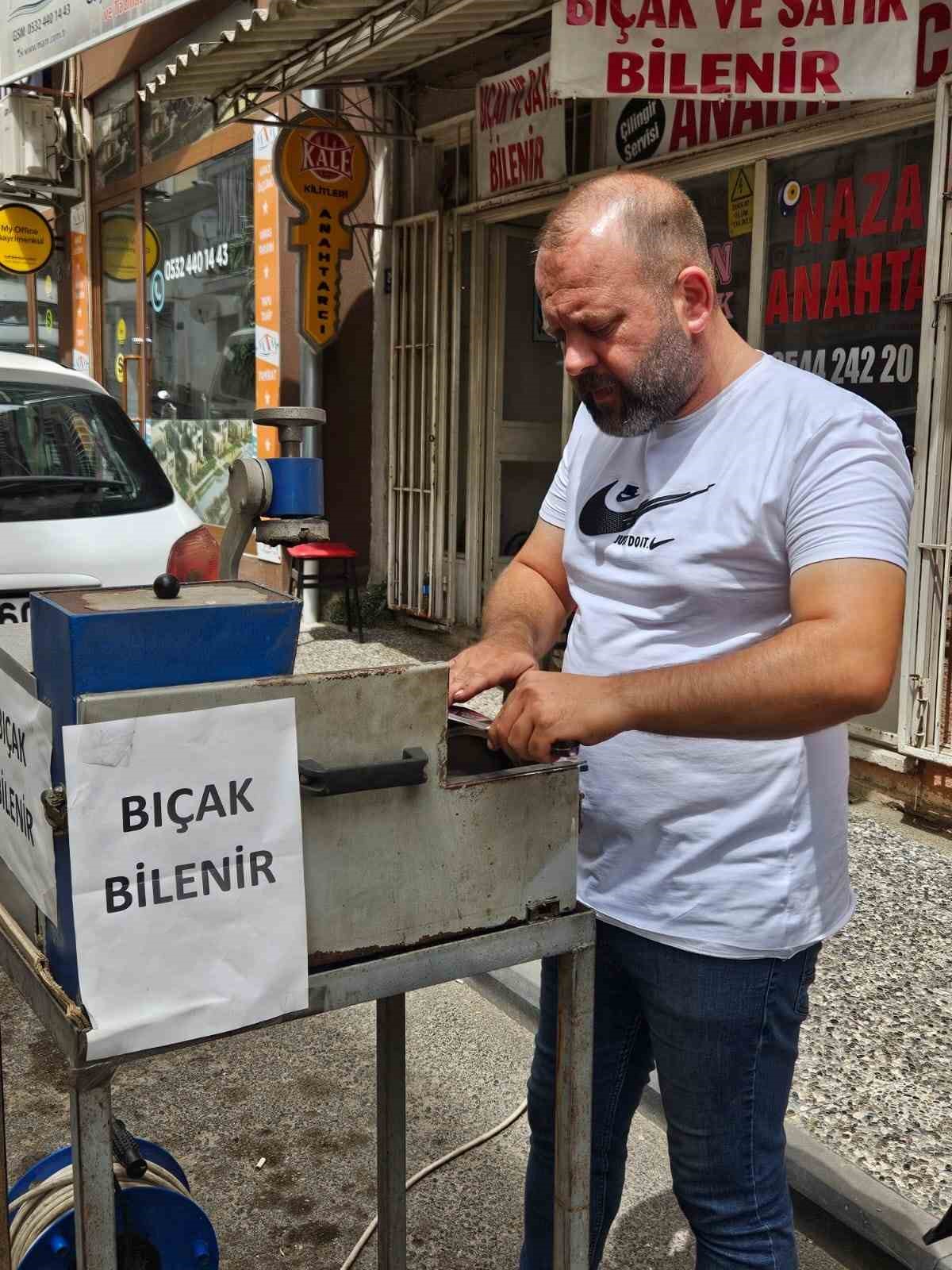 Bıçak bileme ustalarında ‘son gün’ telaşı
