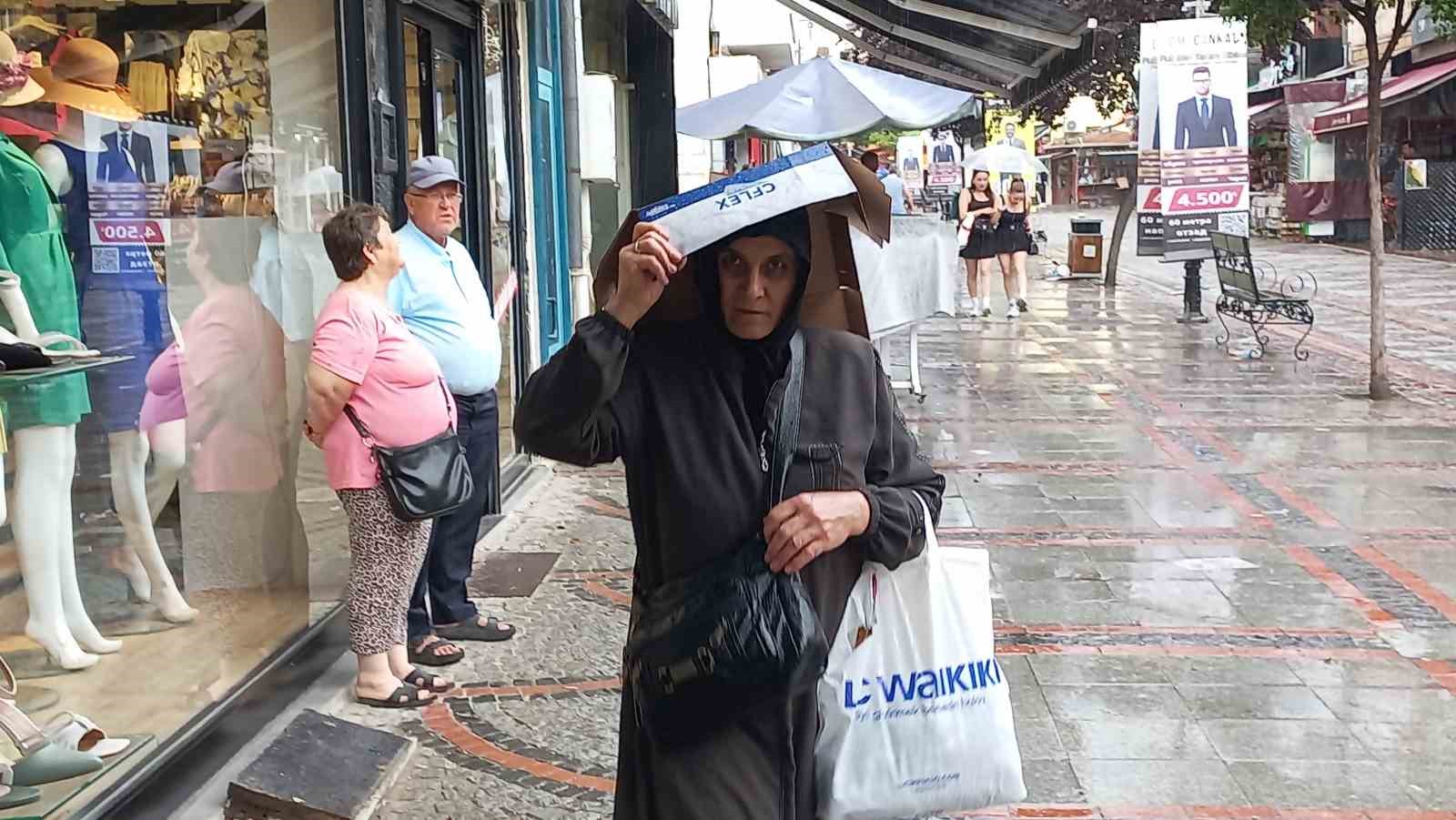 Edirne’de sağanak yağmur etkili oldu
