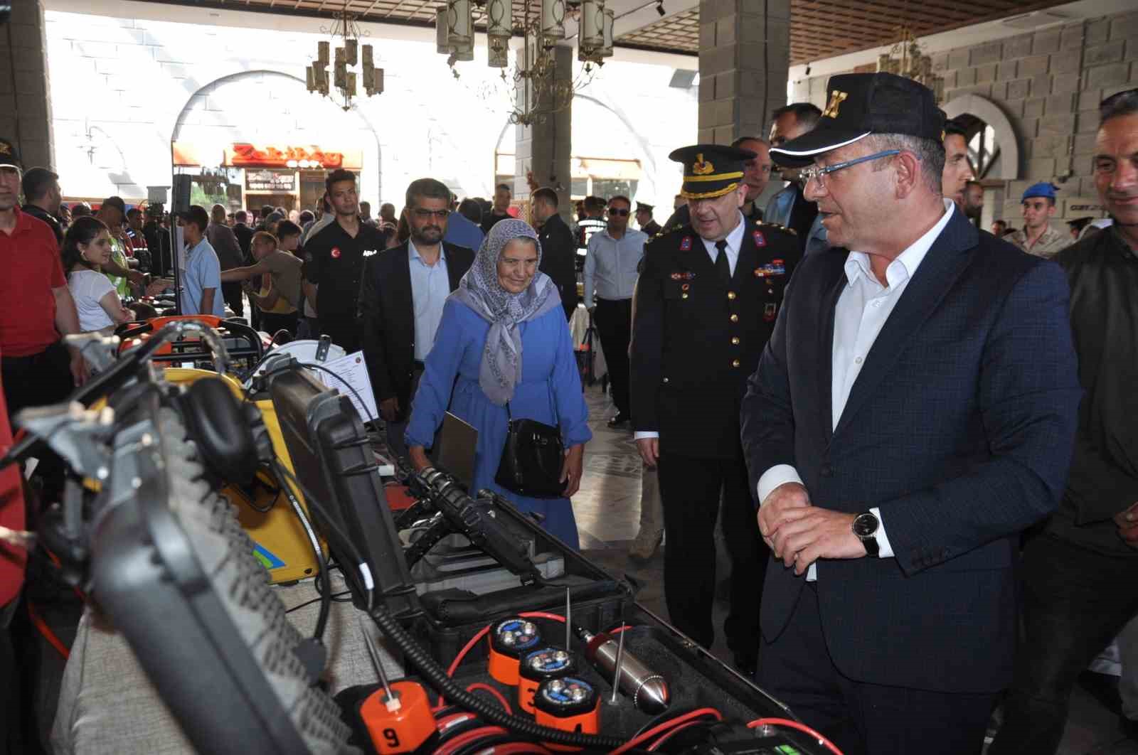 Kars’ta jandarmanın 185. Yıldönümü etkinliğini
