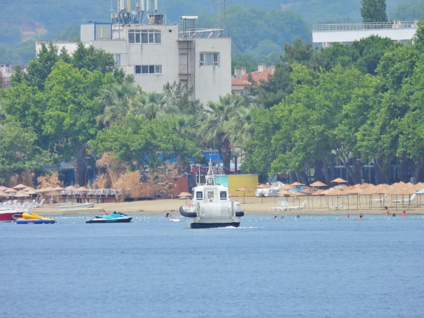 Erdek’te tatilciler deniz kazalarına karşı uyarılıyor
