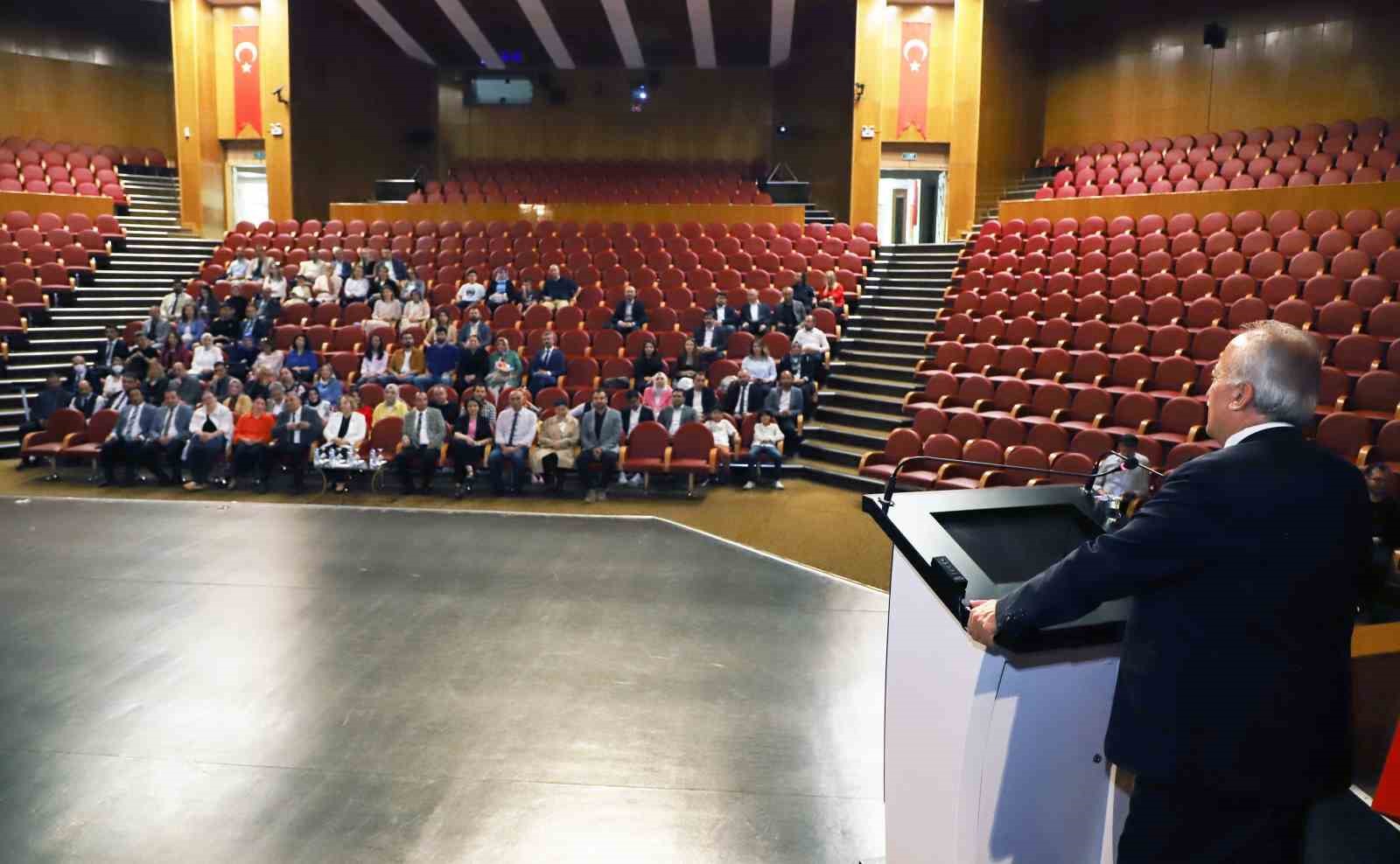 Atatürk Üniversitesi’nde bilimsel teşvik töreni
