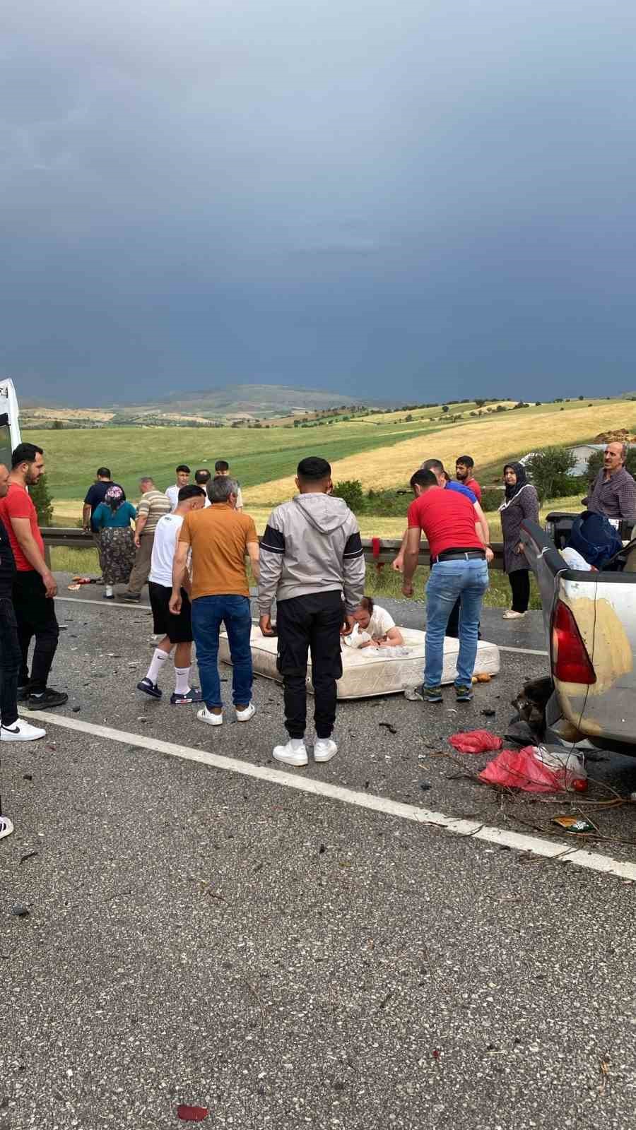 Ankara’da 3 araç birbirine girdi: 10 kişi yaralandı
