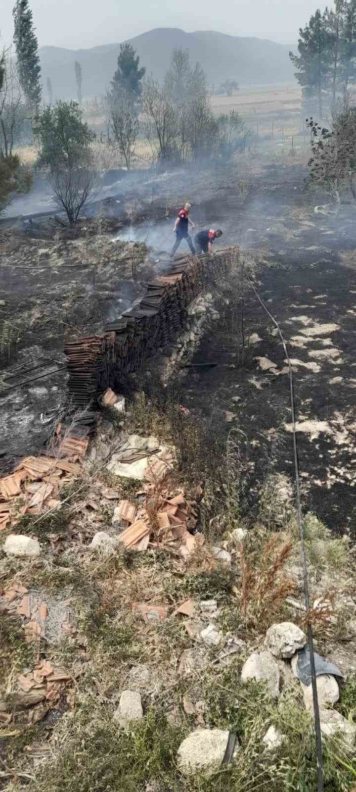 Burdur’da gün içinde çıkan yangınlarda 700 dekar alan ve 1 ev ile odunluk yandı
