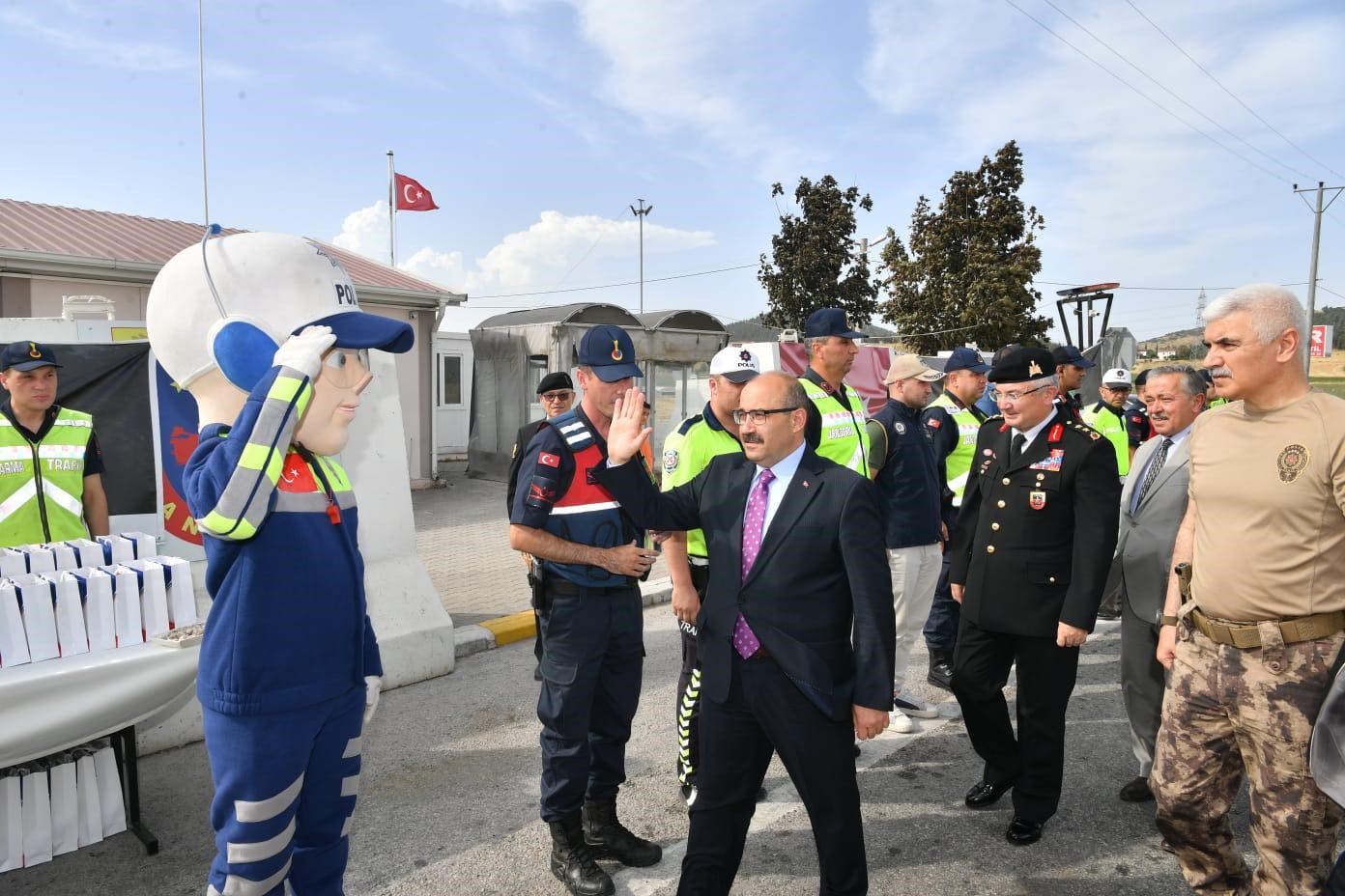 Vali Ustaoğlu’ndan bayram tatili öncesi denetim
