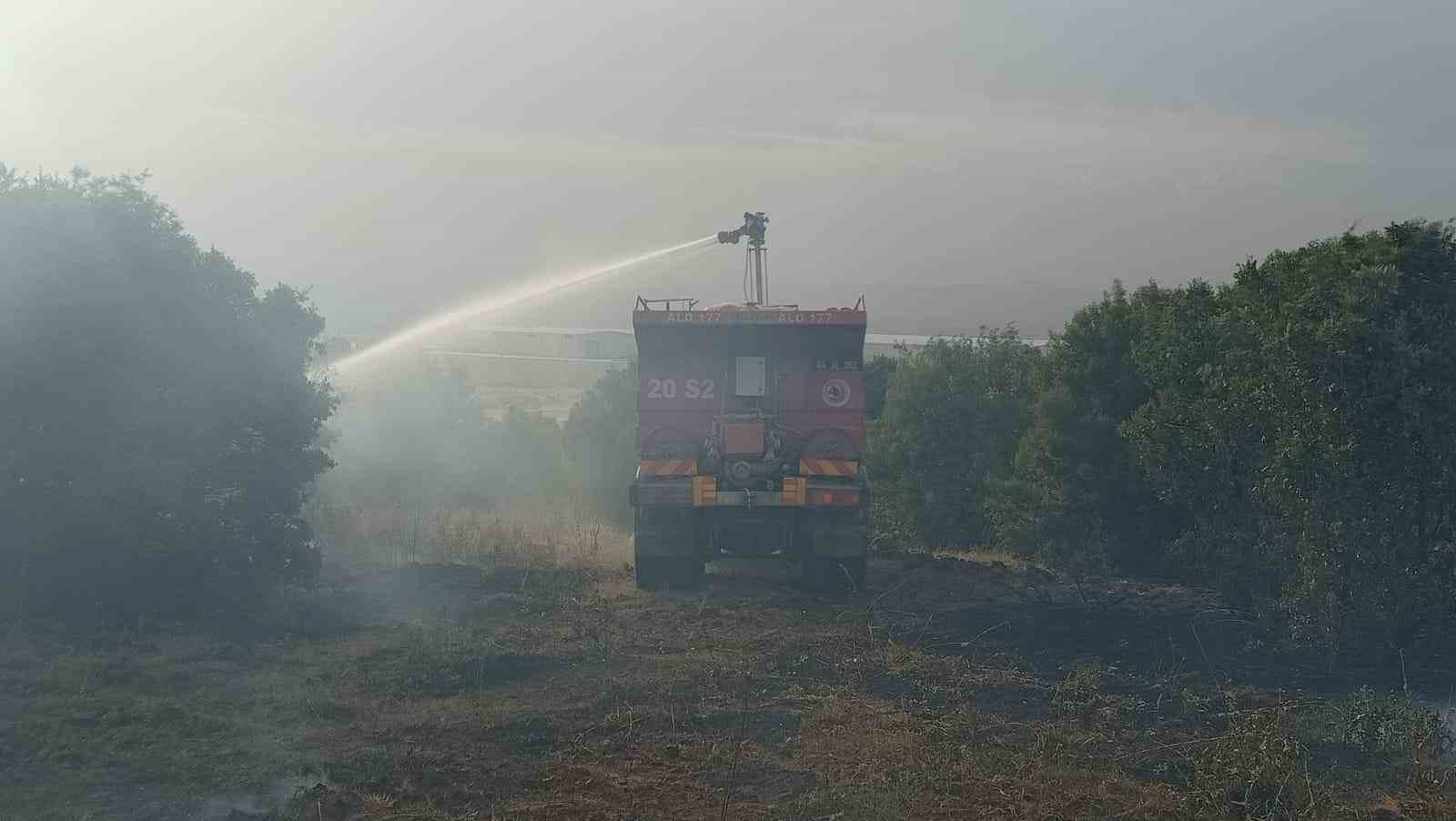 Uşak’ta makilik alanda çıkan yangın sondürüldü
