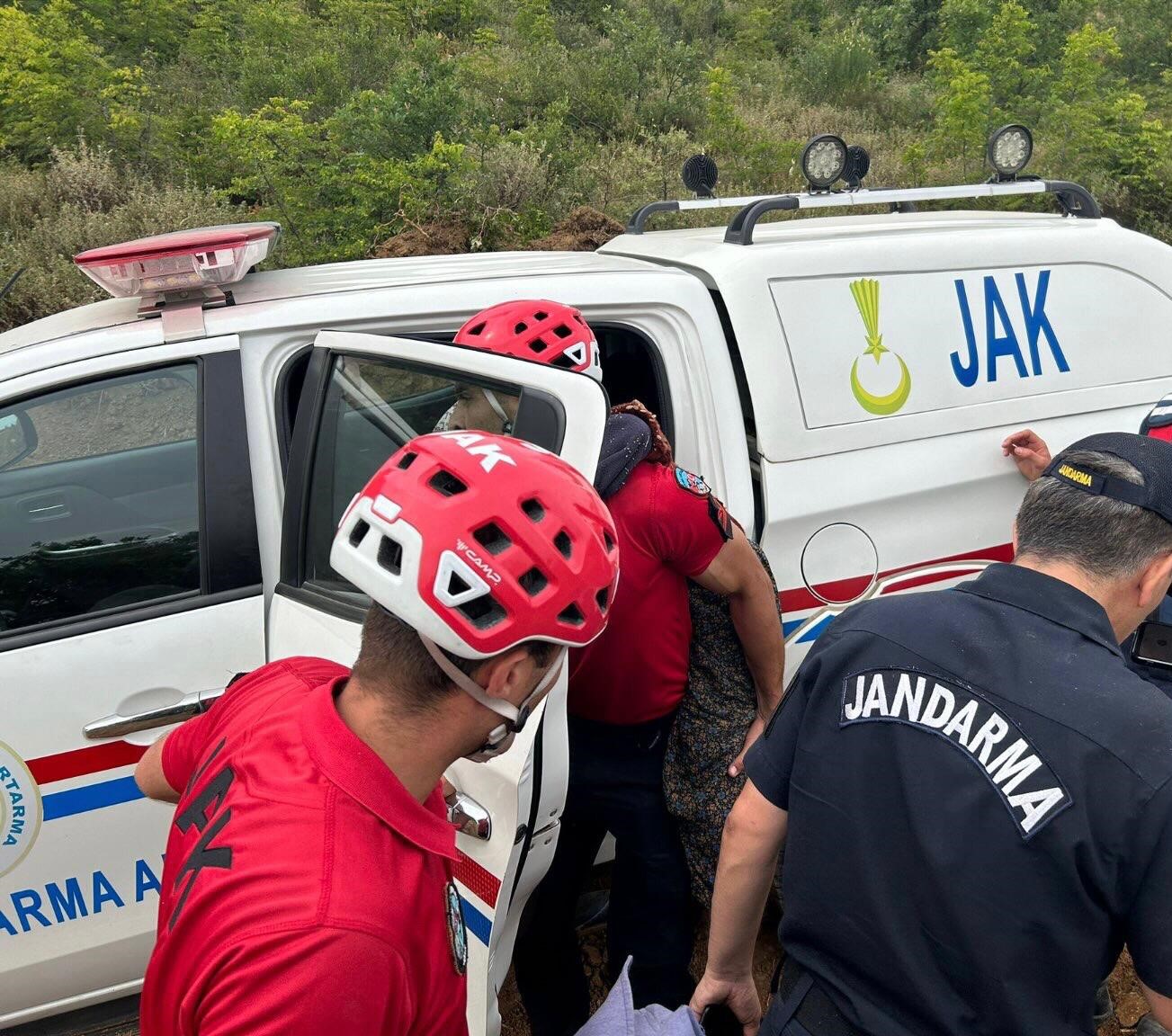 Jandarma kaybolan yaşlı aynı gün içinde buldu
