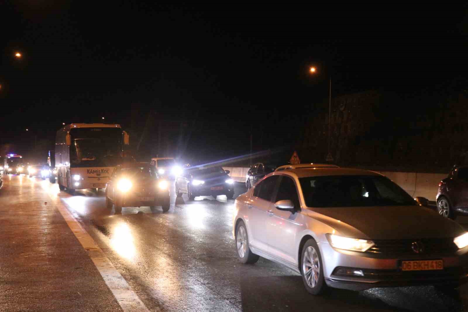 Yollarda bayram yoğunluğu devam ediyor
