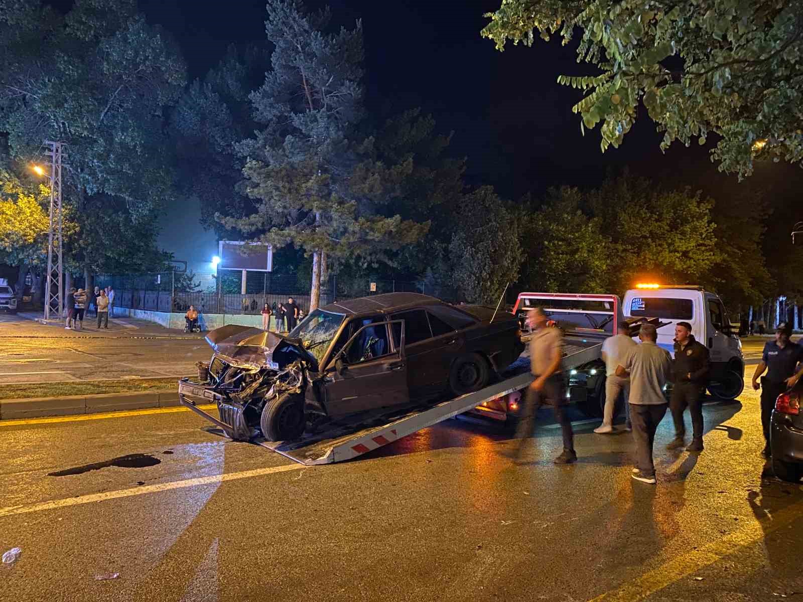 Çubuk’ta trafik kazası: 3 yaralı
