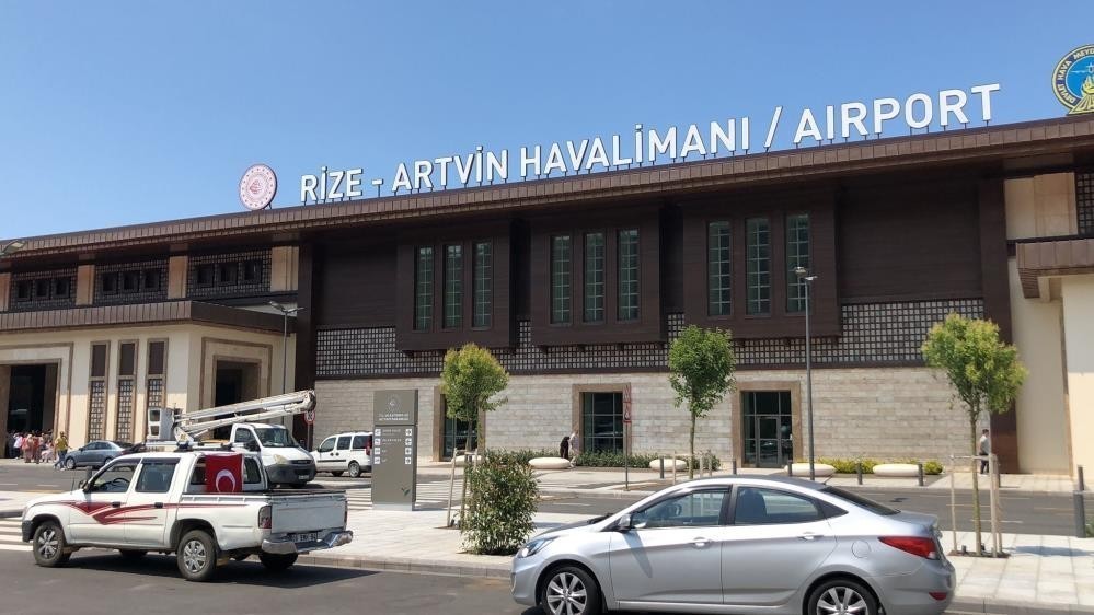 Rize-Artvin Havalimanını 5 ayda 425 bin 967 kişi kullandı
