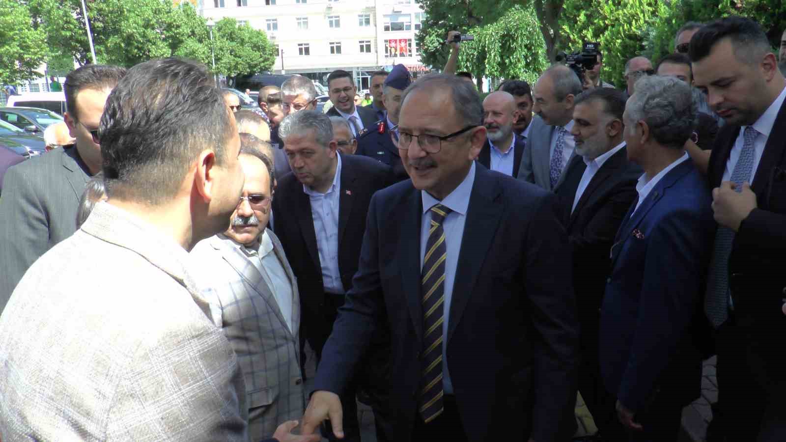 Bakan Özhaseki: “Gelişiyoruz, büyüyoruz ve bu durum düşmana korku salıyor”
