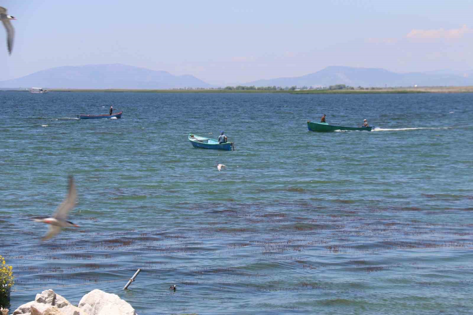 Beyşehir Gölünde av yasağı sona eriyor
