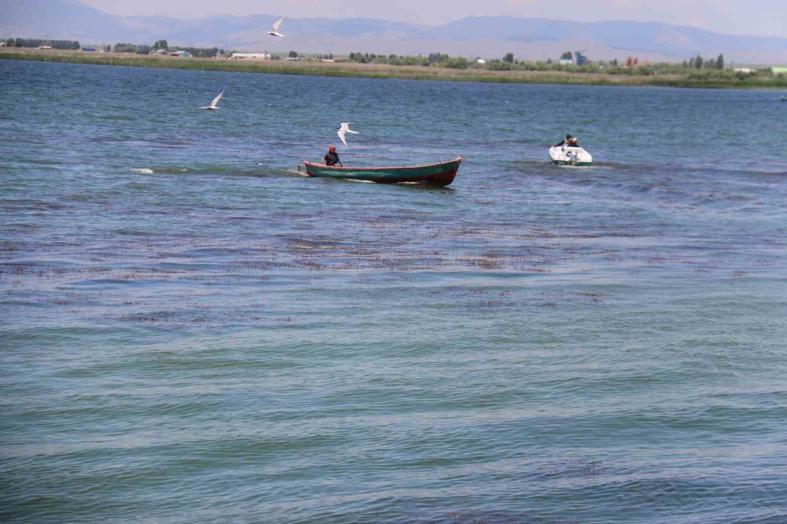 Beyşehir Gölünde av yasağı sona eriyor
