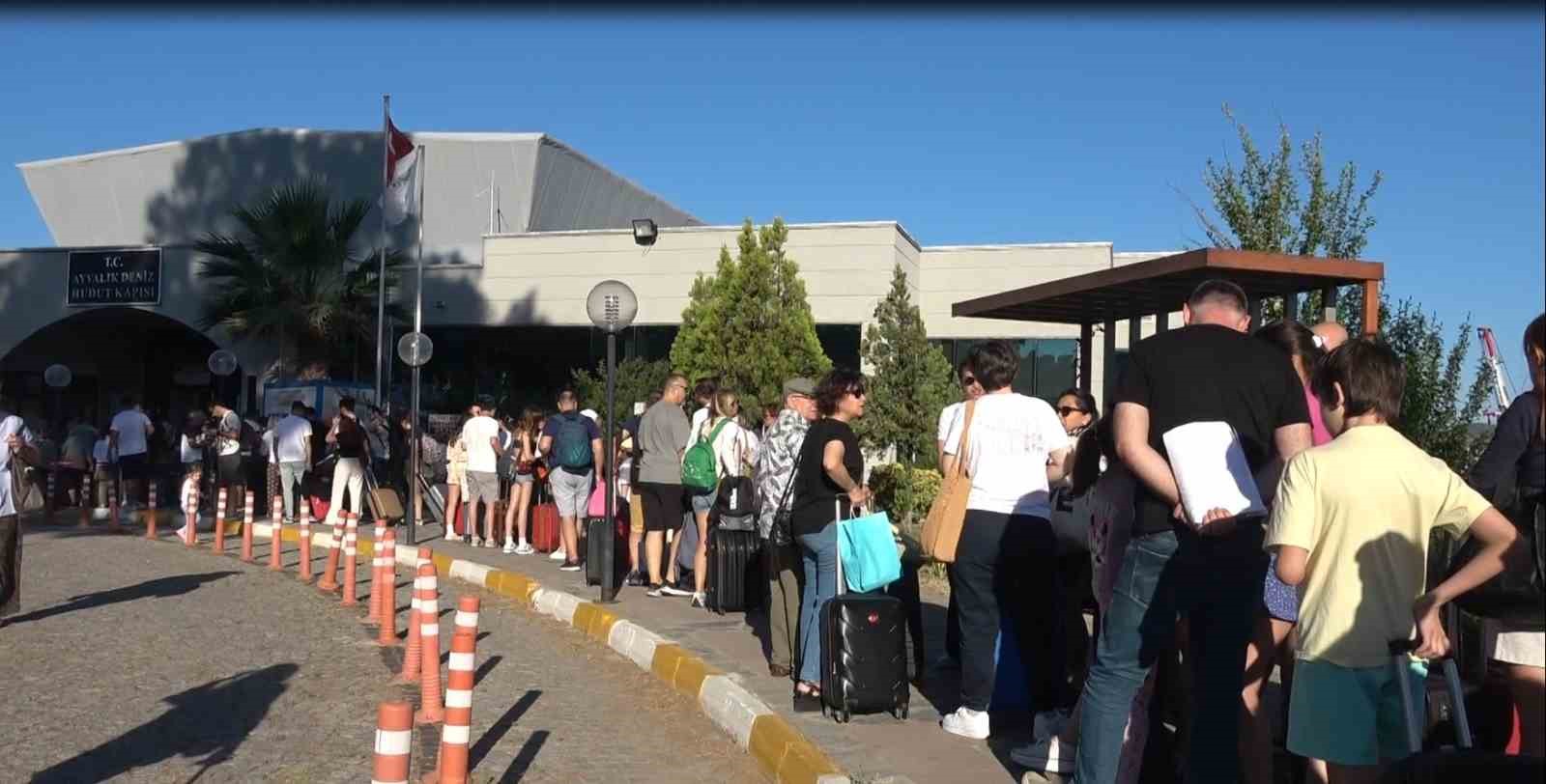 Türk tatilcilerden Yunanistan’ın Midilli Adası’na Kurban Bayramı akını
