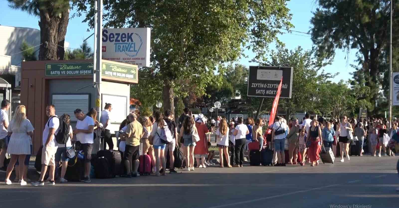 Türk tatilcilerden Yunanistan’ın Midilli Adası’na Kurban Bayramı akını
