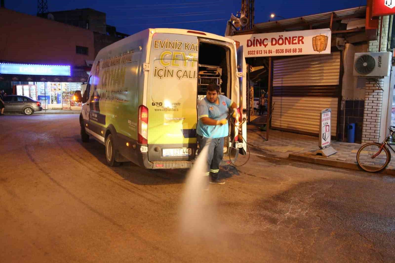 Ceyhan Belediyesi’nden kentte bayram temizliği
