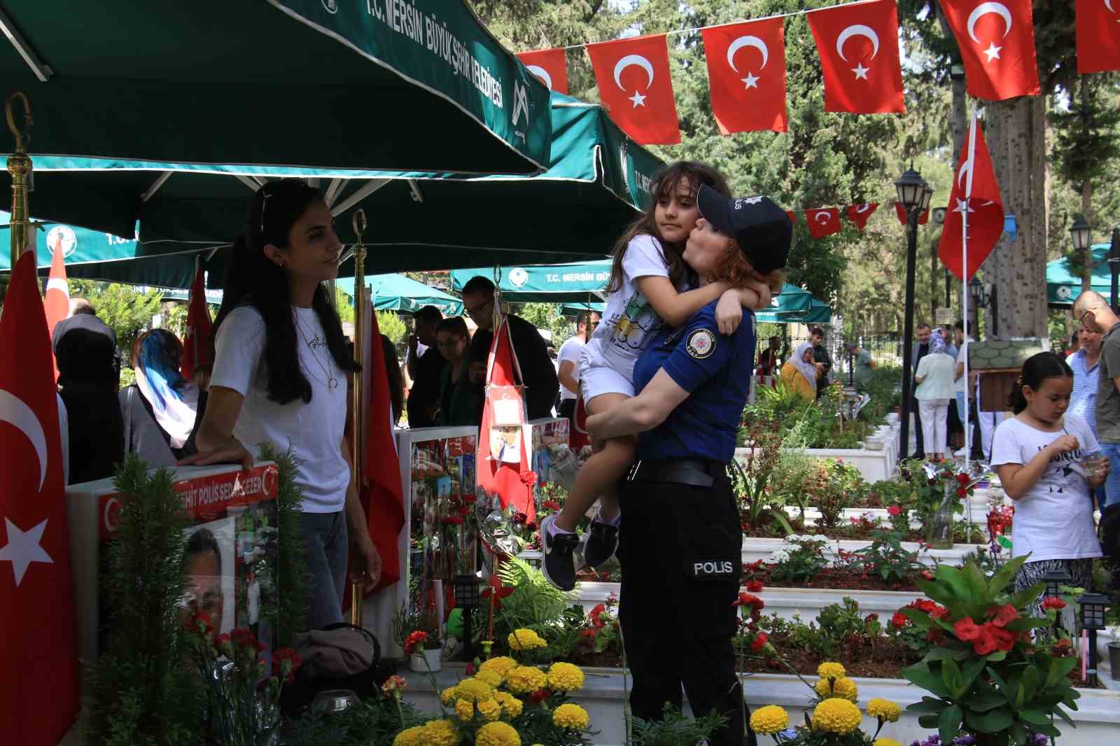 Mersin’de Kurban Bayramı öncesi şehitler unutulmadı
