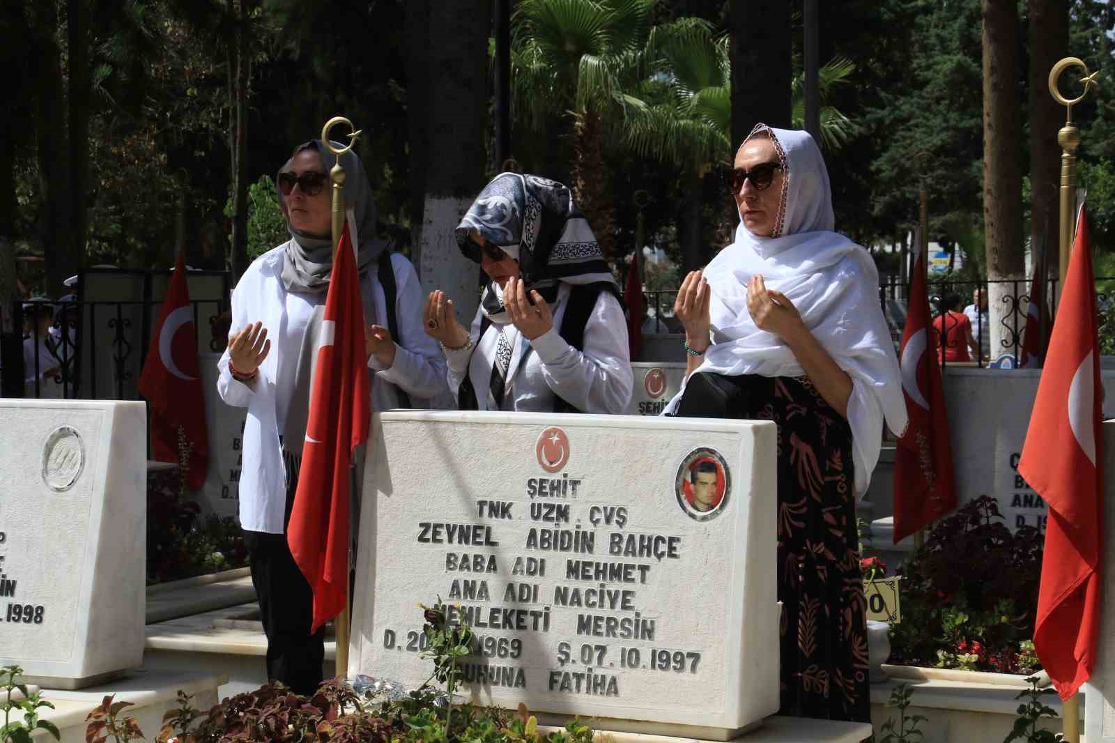 Mersin’de Kurban Bayramı öncesi şehitler unutulmadı
