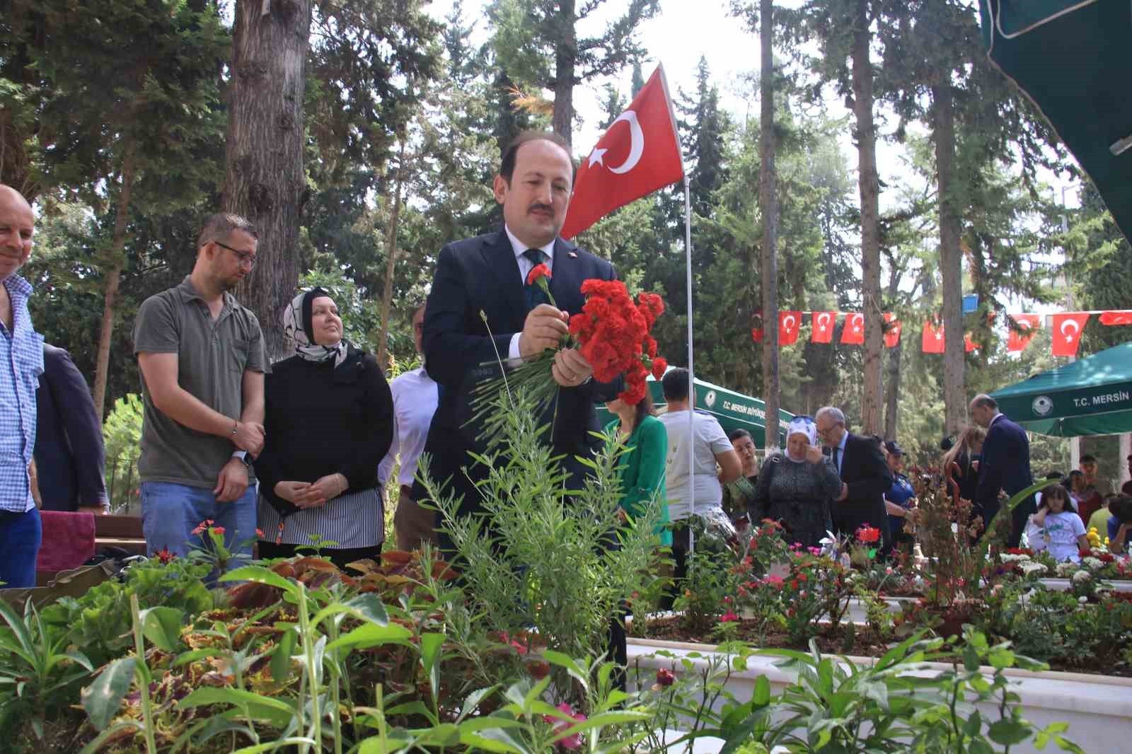 Mersin’de Kurban Bayramı öncesi şehitler unutulmadı
