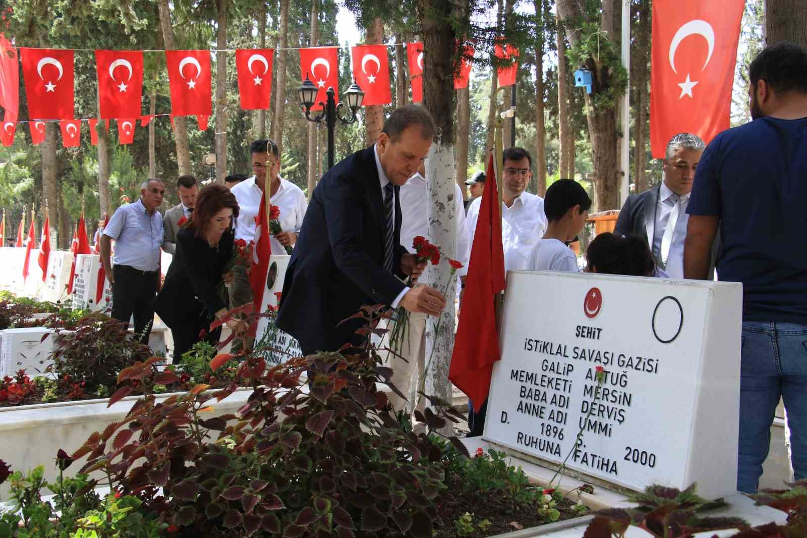 Mersin’de Kurban Bayramı öncesi şehitler unutulmadı
