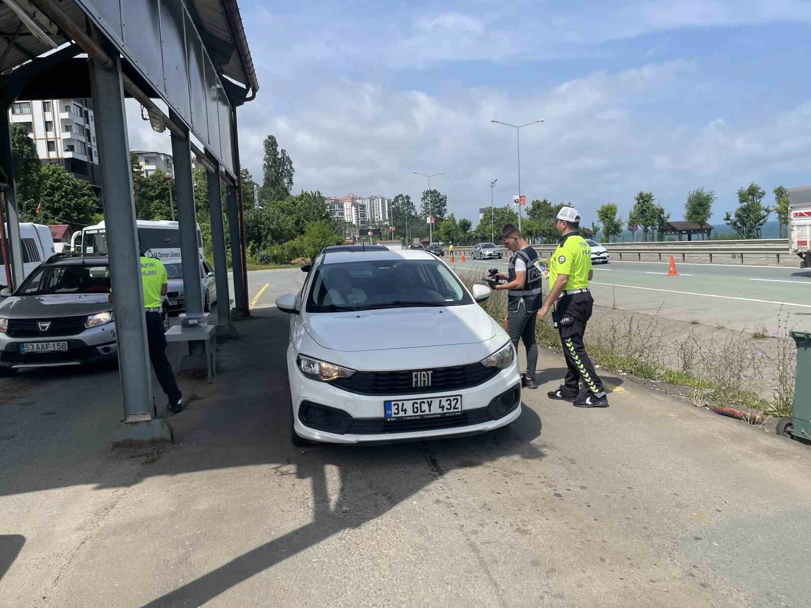 Rize’de polislerin bayram mesaisi
