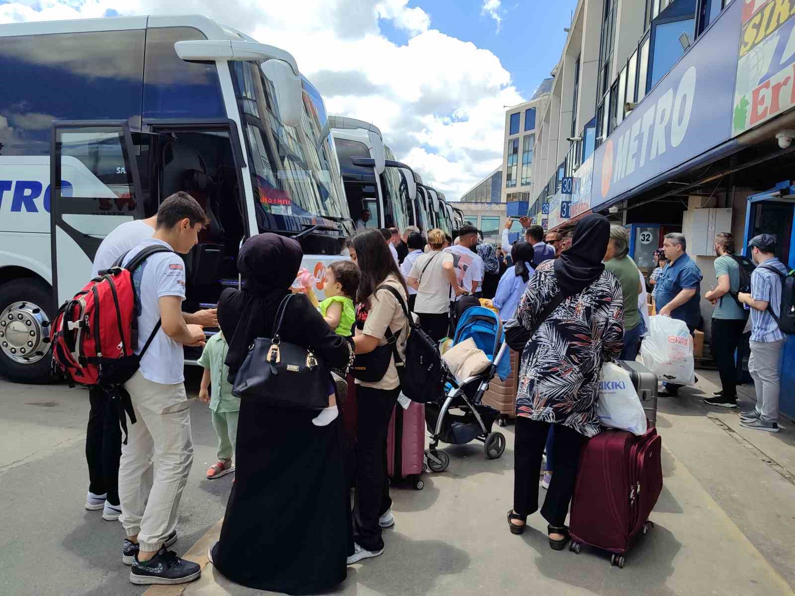 15 Temmuz Demokrasi Otogarı’nda bayram öncesi yoğunluk yaşandı
