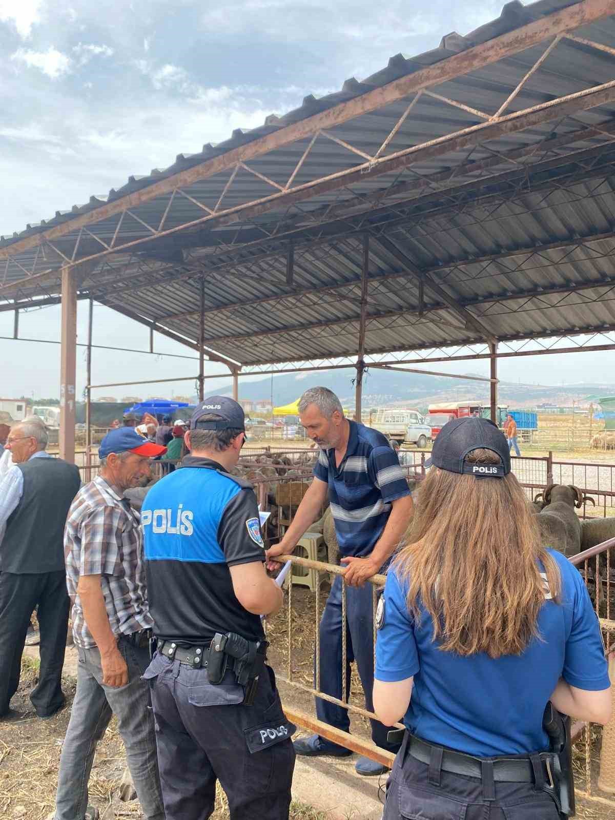 Kurban satıcıları dolandırıcılara karşı ayıldı
