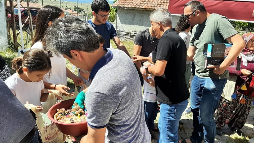 Numanoluklular ’adak arefeliği’ geleneğinde yine bir araya geldi
