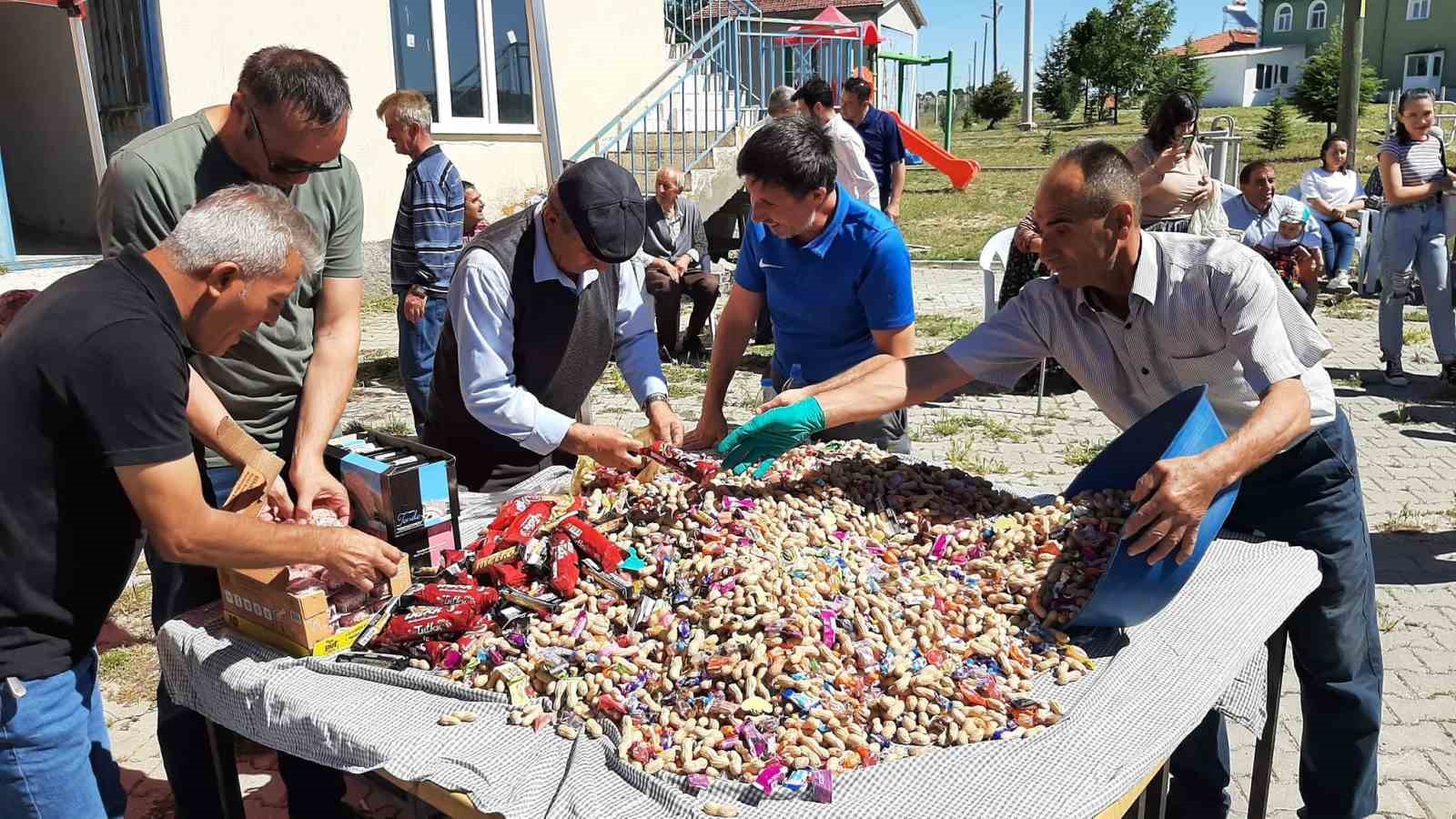 Numanoluklular ’adak arefeliği’ geleneğinde yine bir araya geldi
