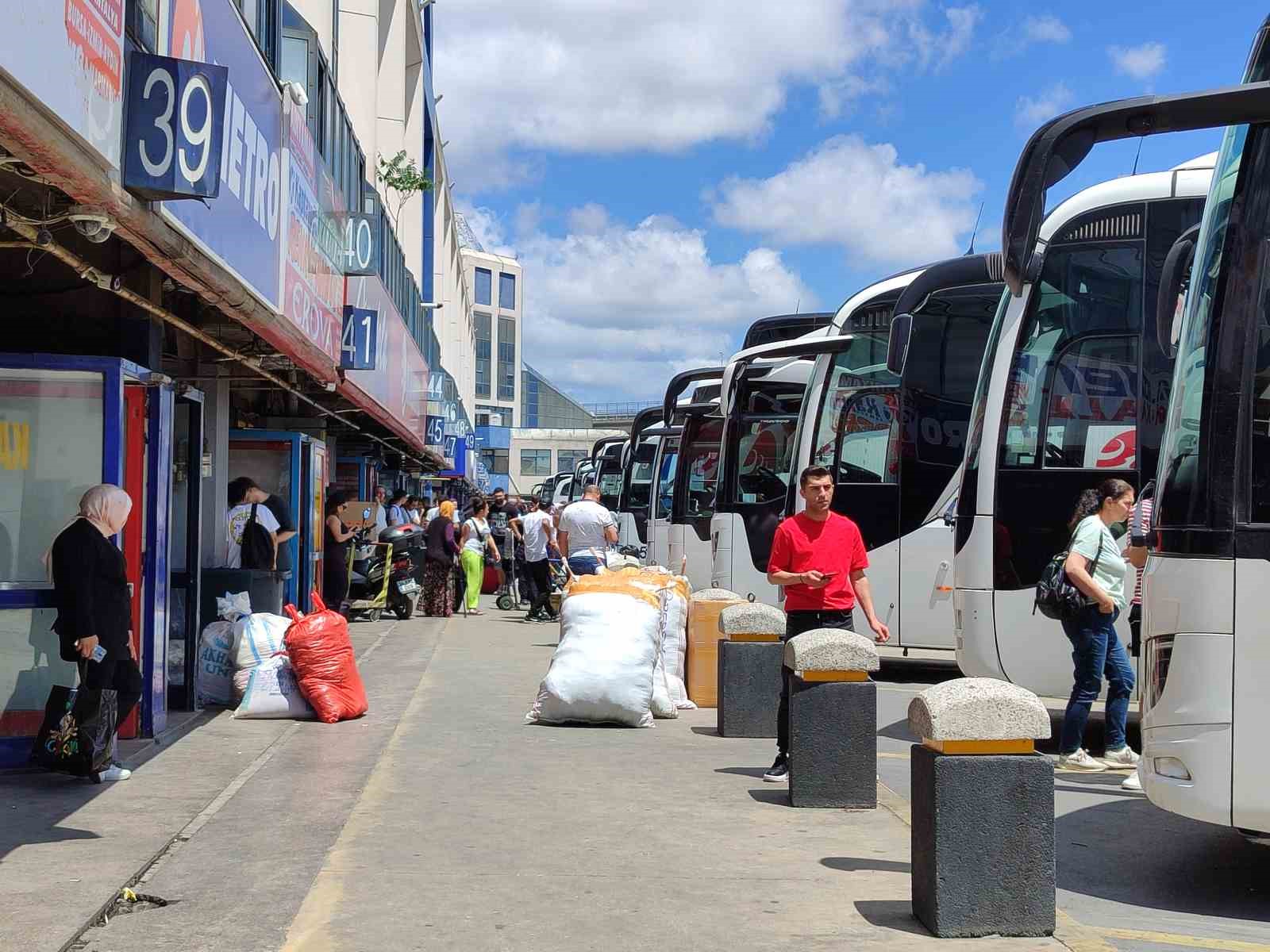 15 Temmuz Demokrasi Otogarı’nda emniyet ekiplerinden şoför ve yolculara bilgilendirme yapıldı
