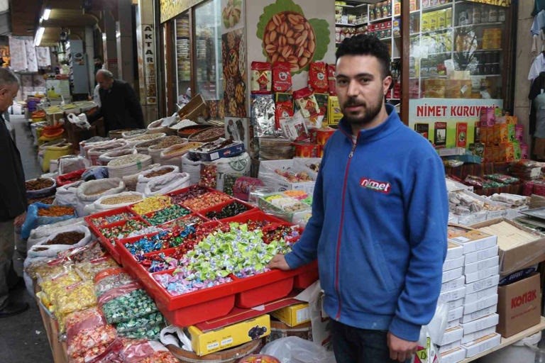 Siirt’te çarşı ve pazarda bayram yoğunluğu
