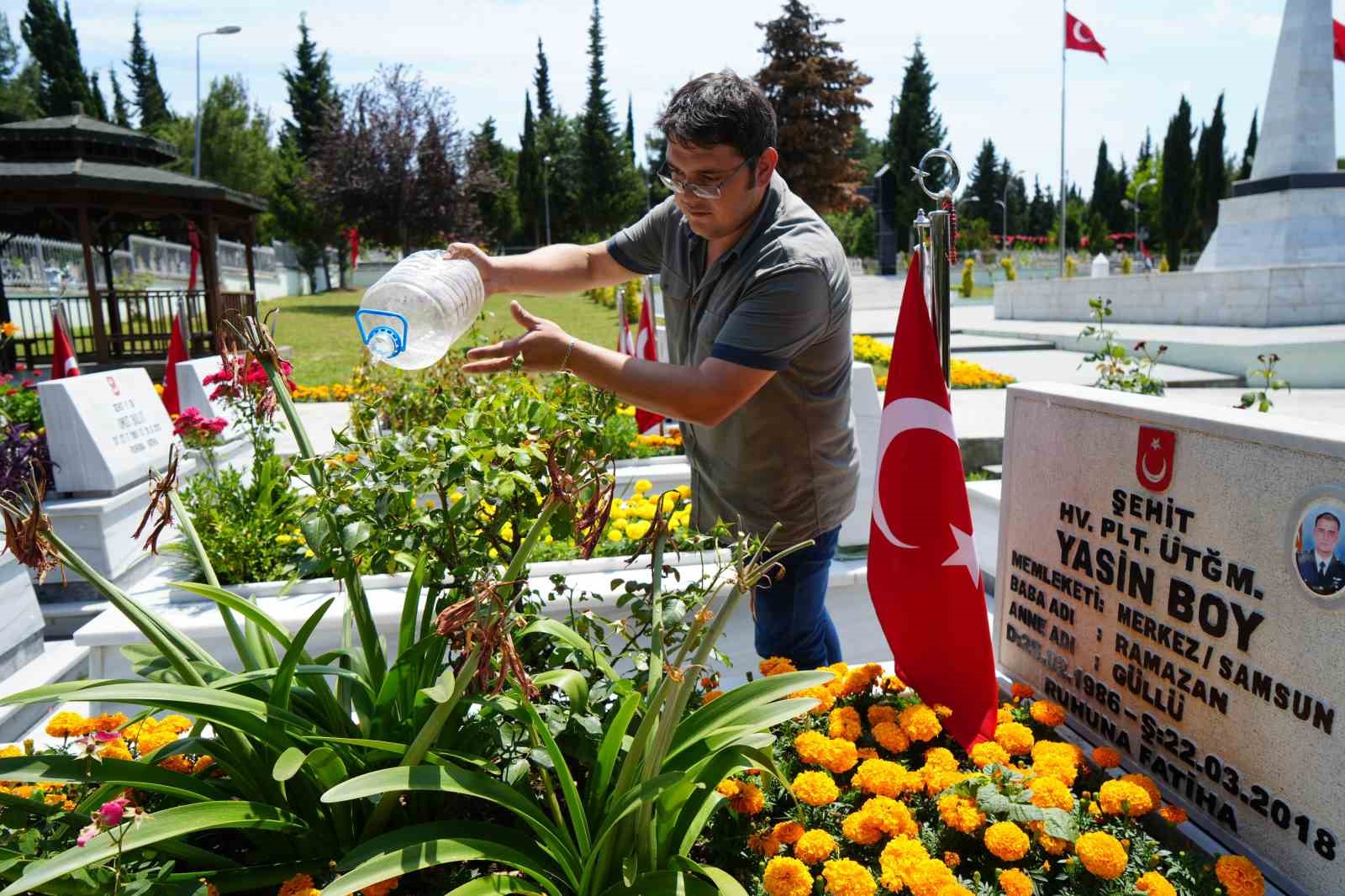 kurban Bayramı öncesi mezarlıklar doldu taştı
