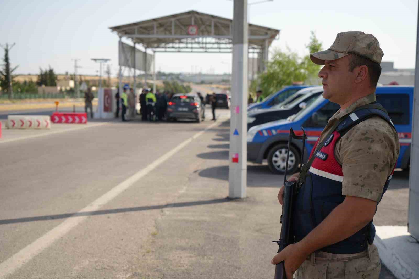 Kilis Valisi Şahin sürücüleri uyardı
