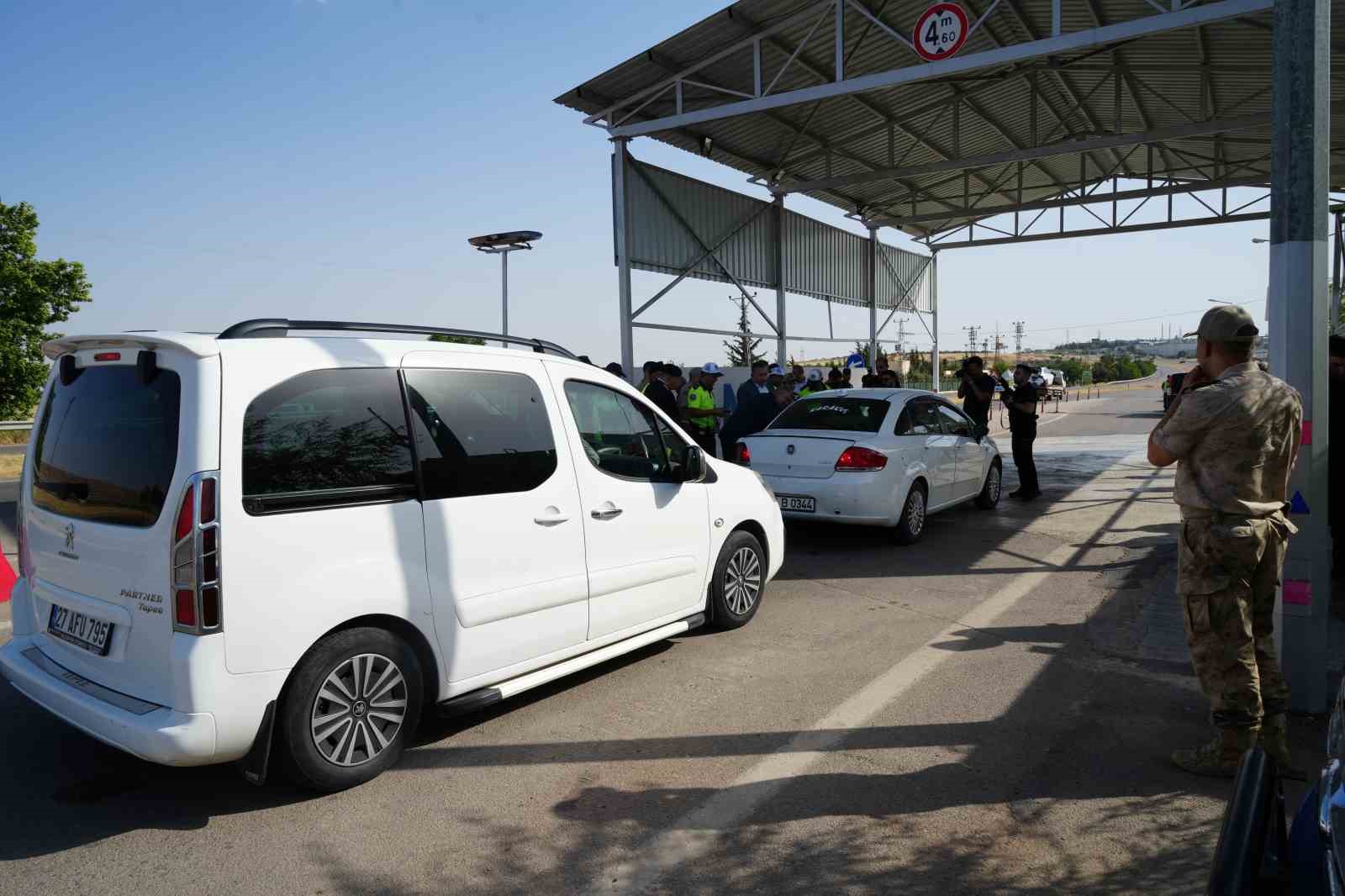 Kilis Valisi Şahin sürücüleri uyardı
