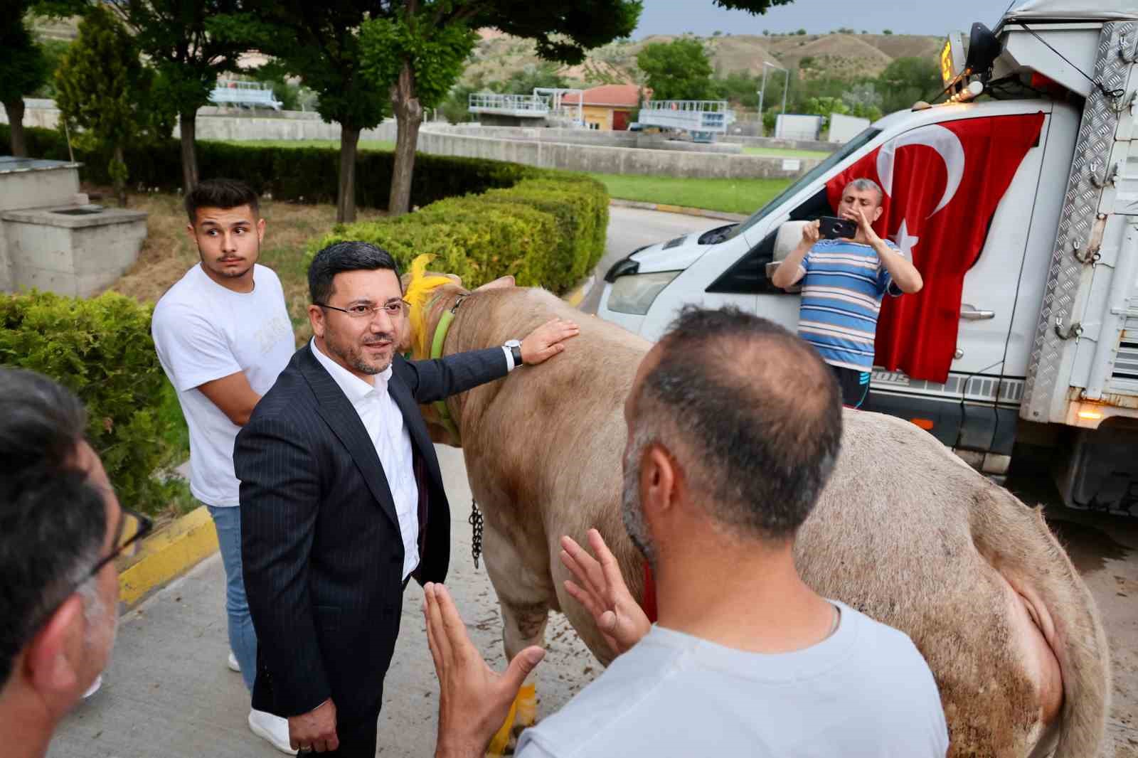 Başkan Arı’dan hayırseverlere teşekkür
